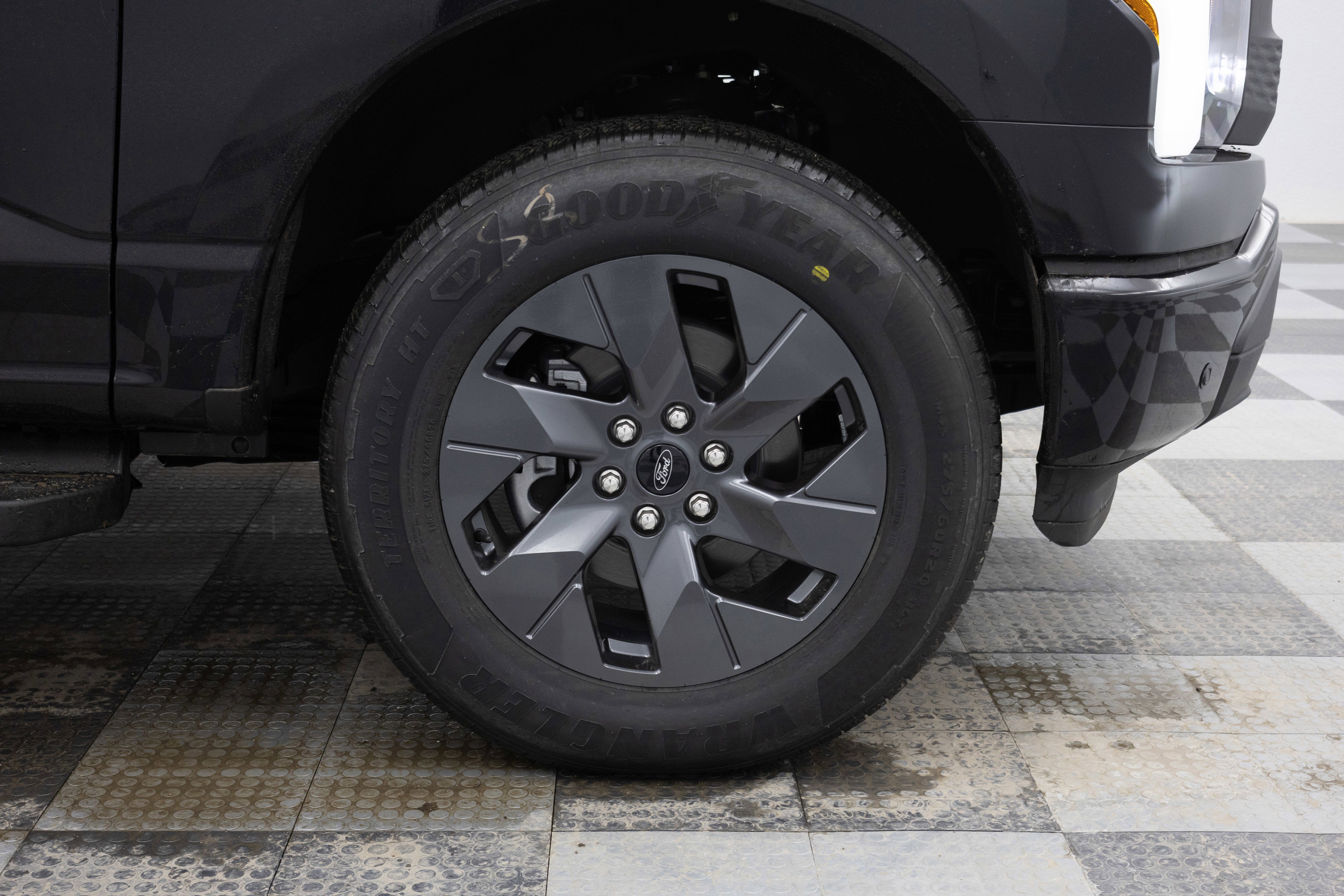 2025 Ford F-150 Lightning Flash