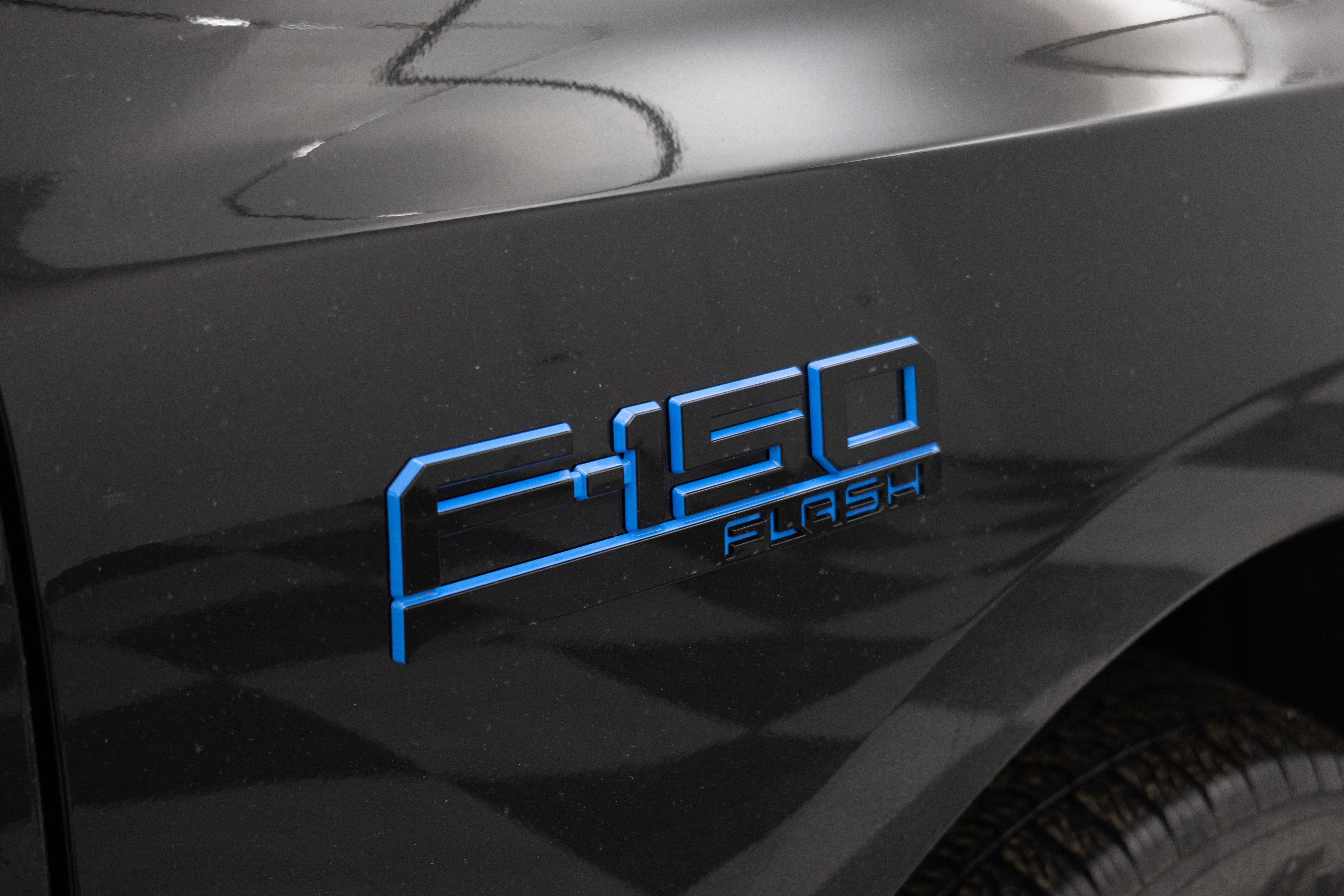 2025 Ford F-150 Lightning Flash