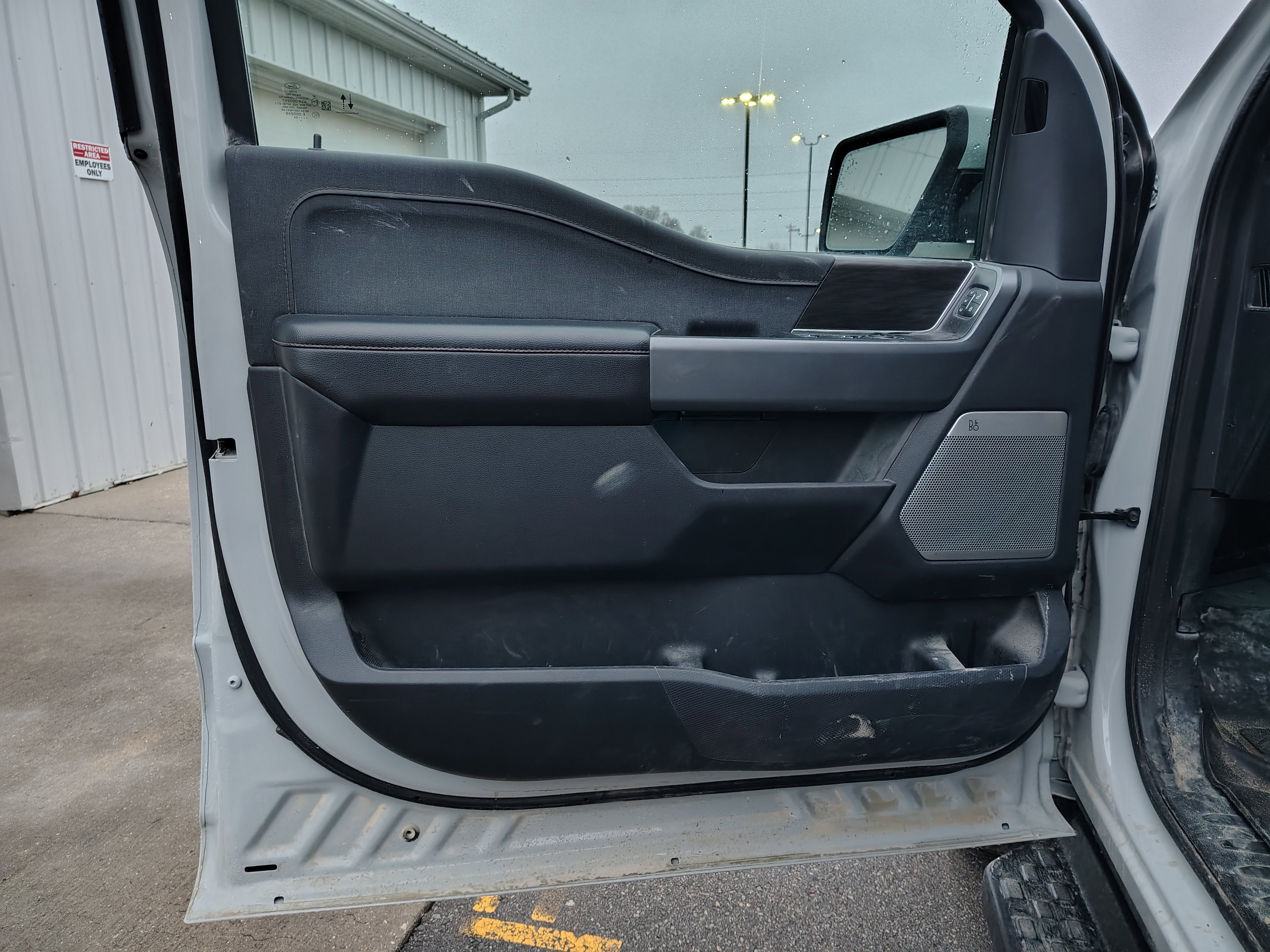 2024 Ford F-150 Lightning Lariat