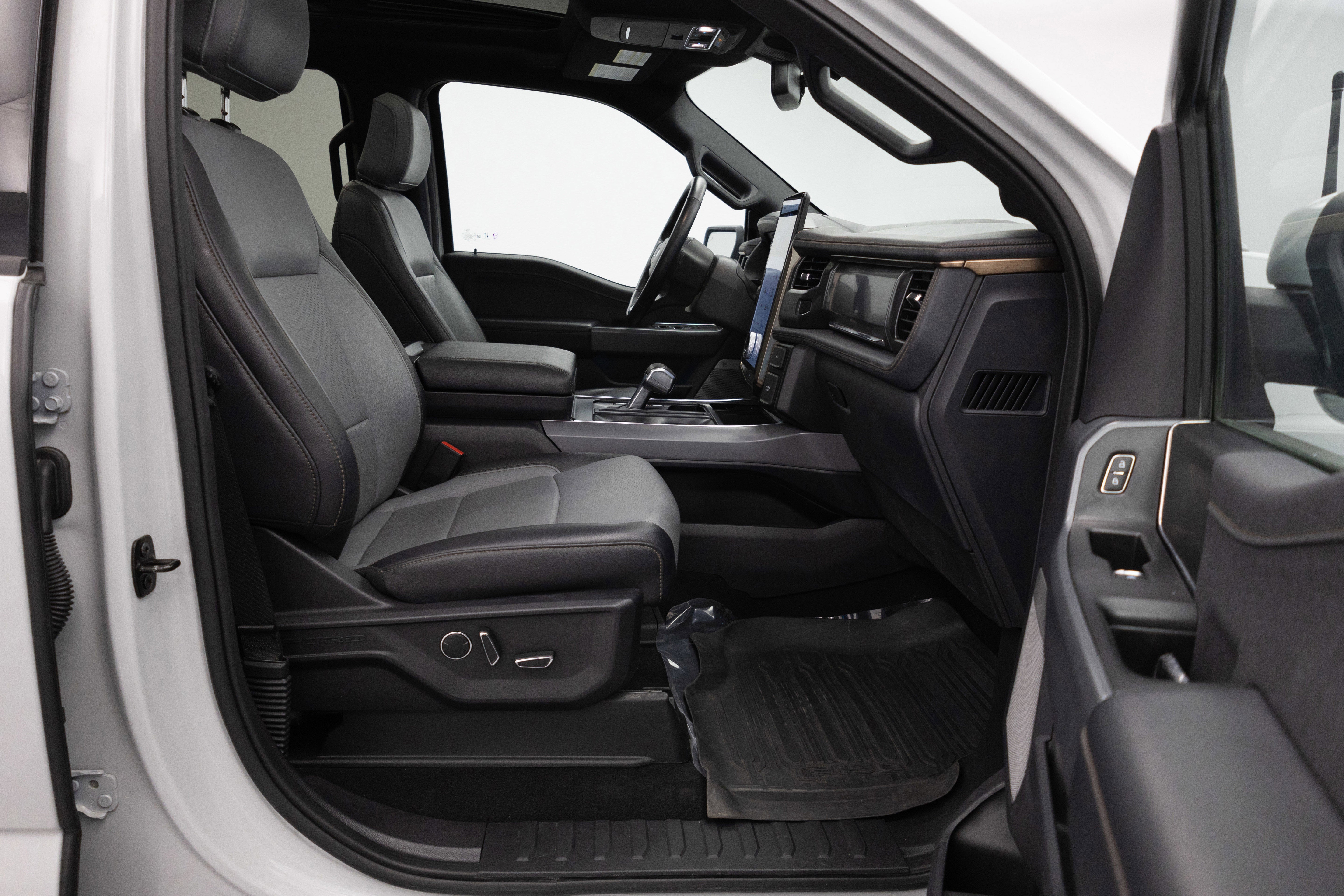 2024 Ford F-150 Lightning Lariat