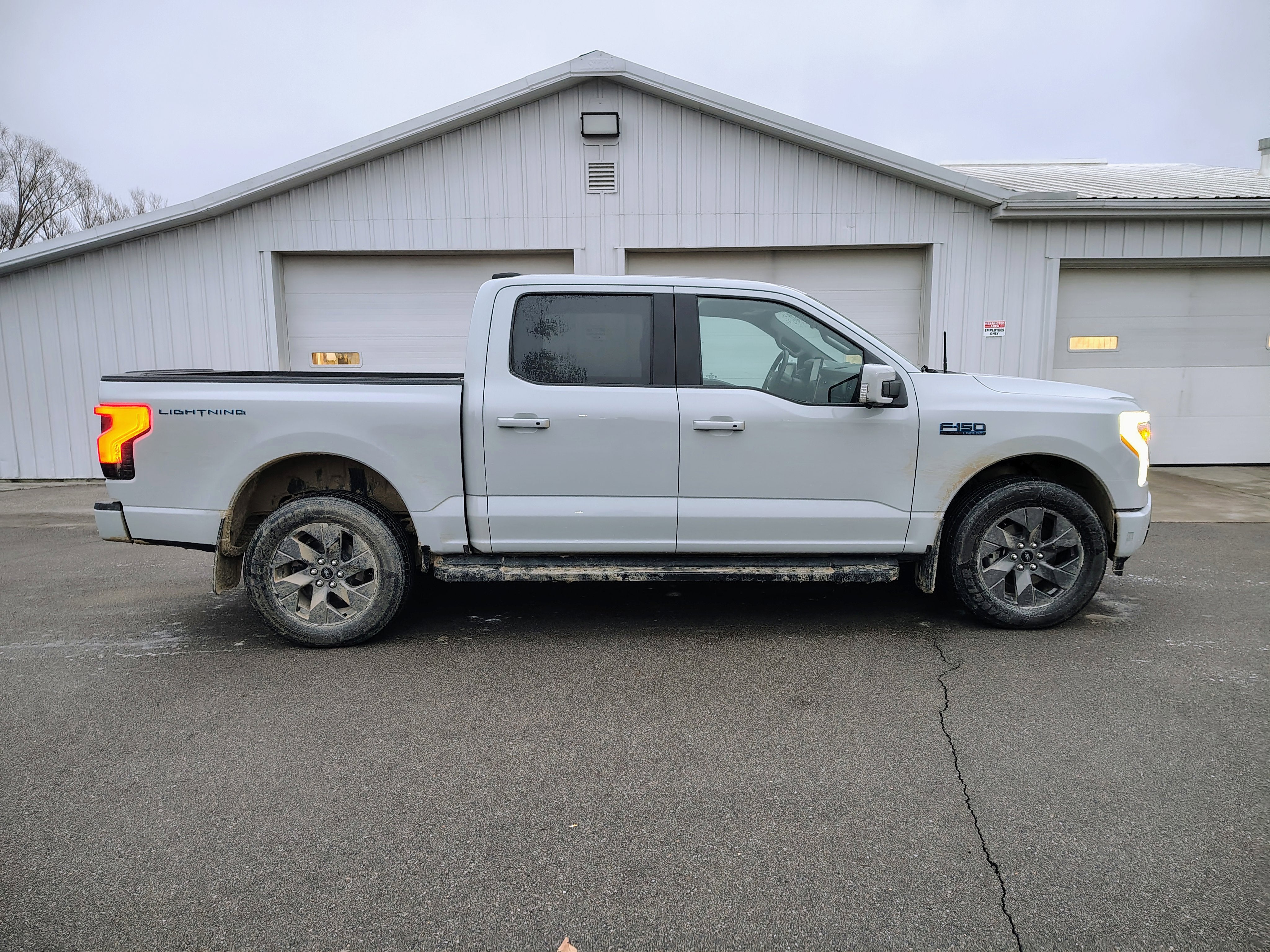 2024 Ford F-150 Lightning Lariat
