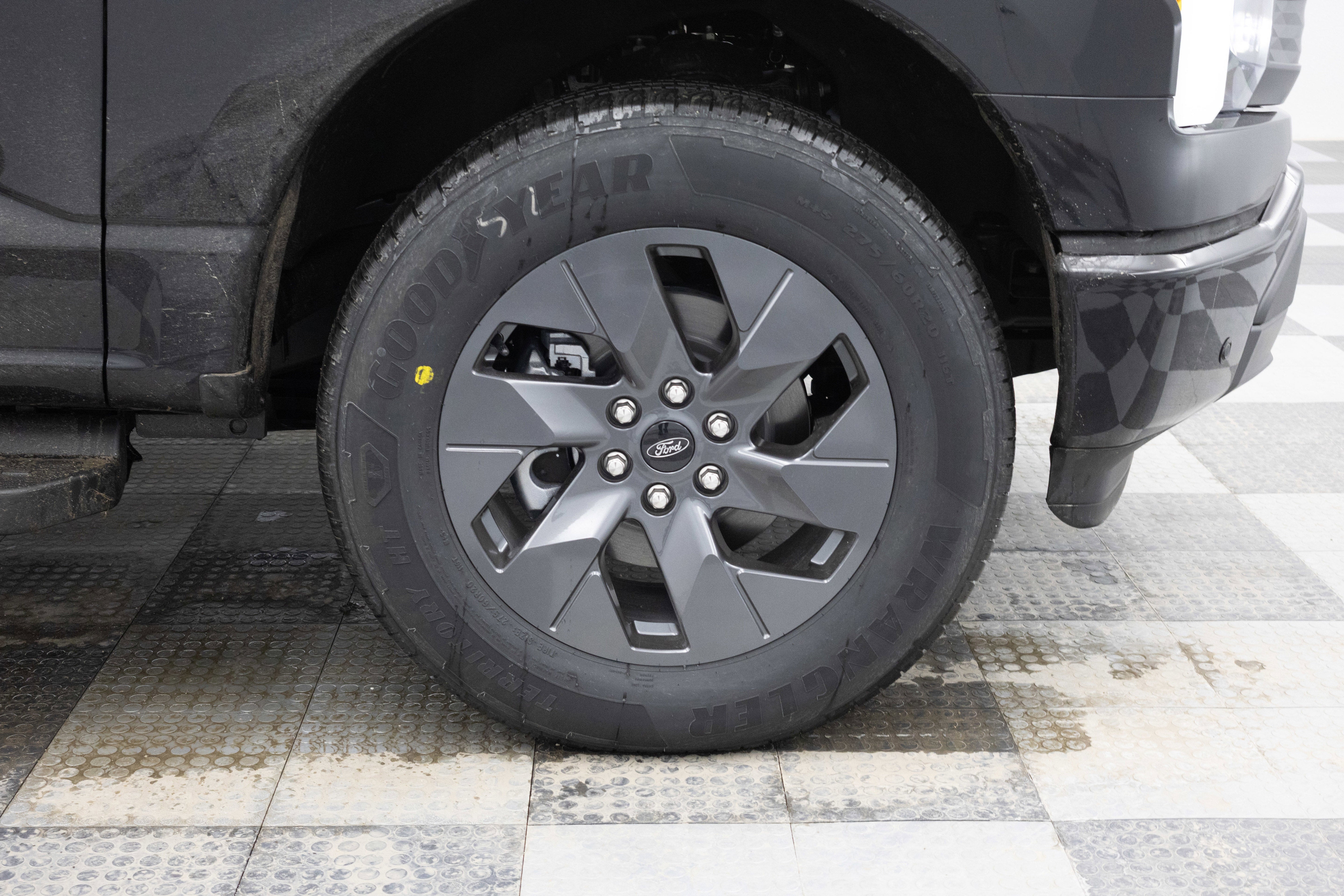 2025 Ford F-150 Lightning Lariat