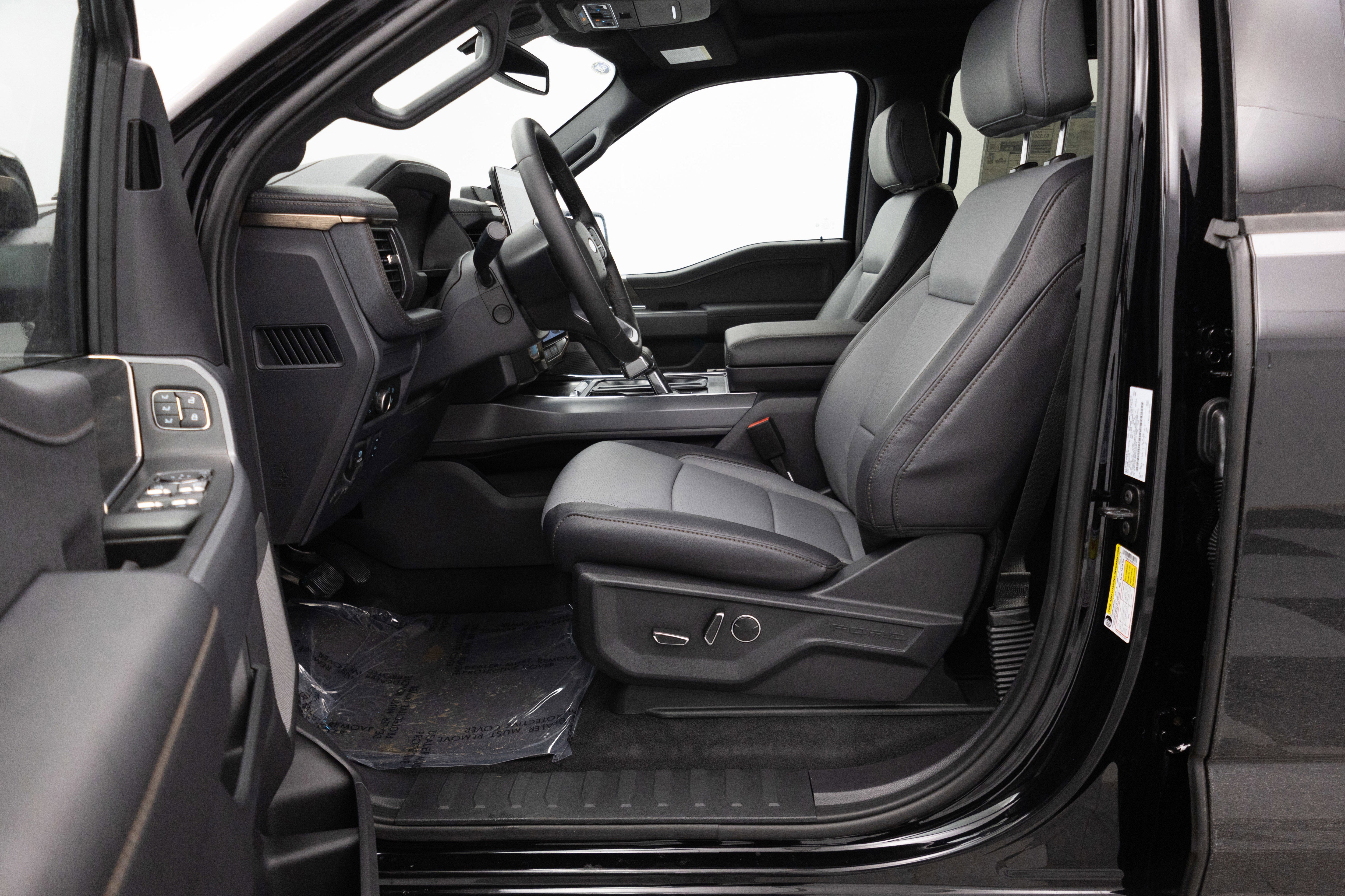 2025 Ford F-150 Lightning Lariat