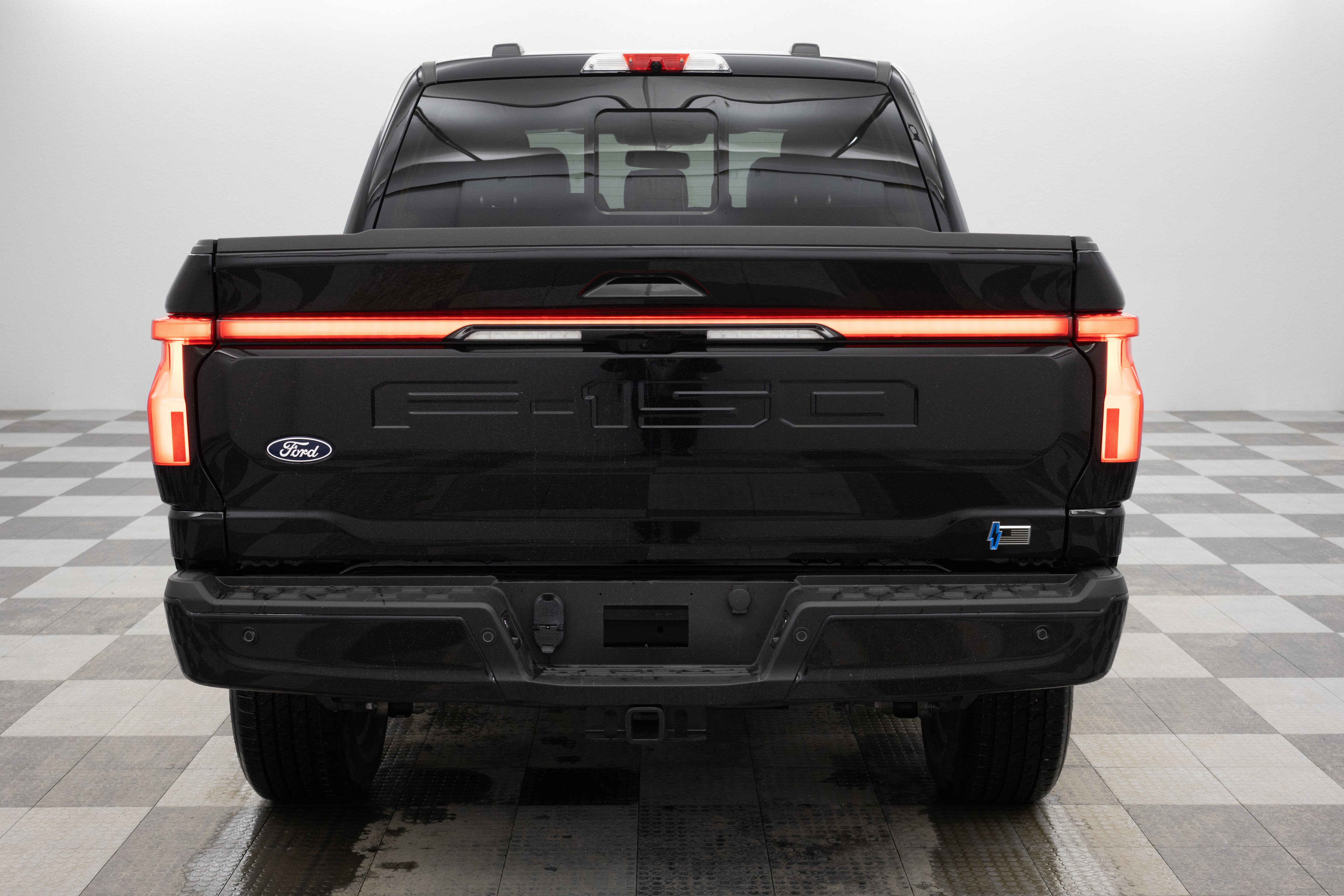 2025 Ford F-150 Lightning Lariat