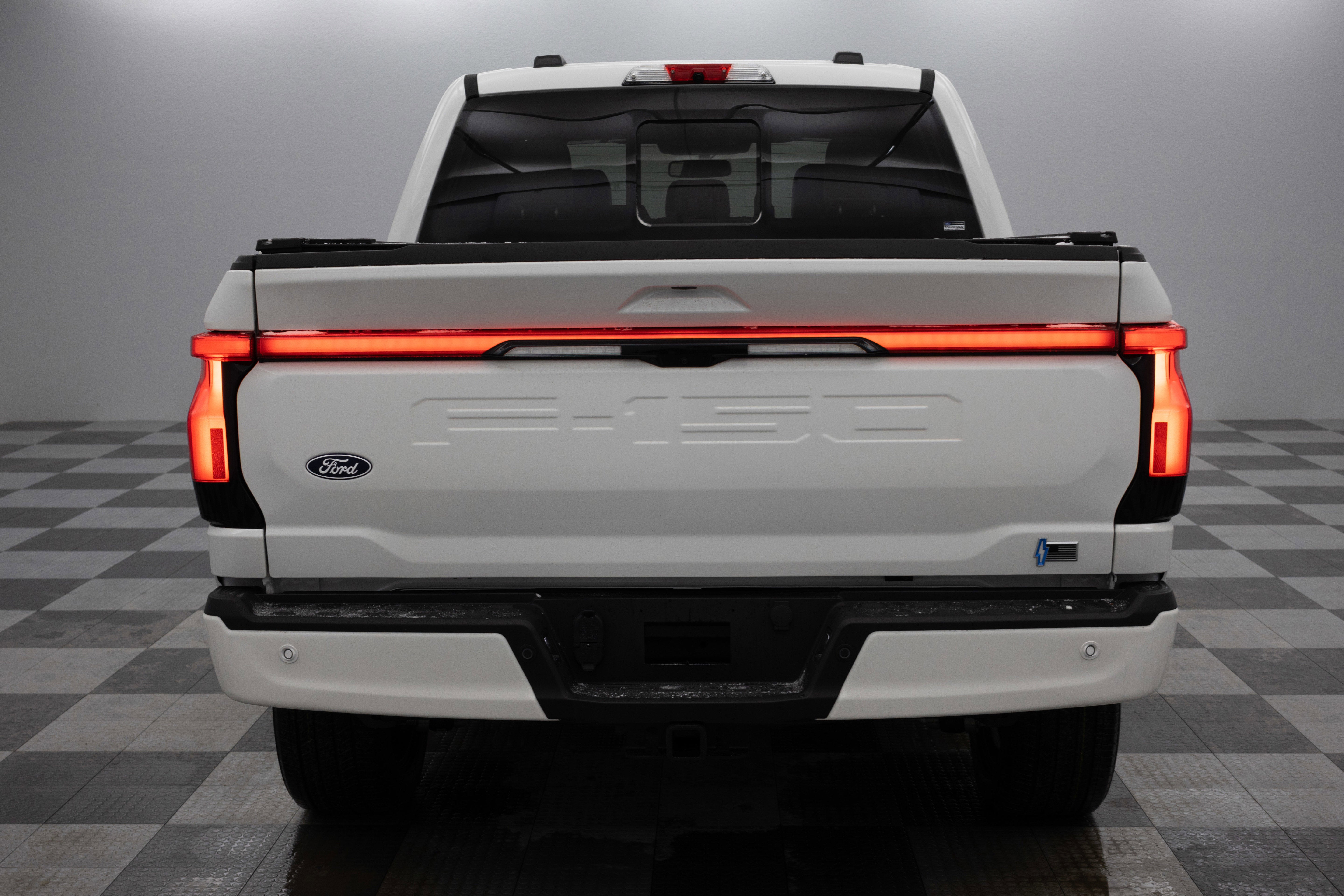 2025 Ford F-150 Lightning Platinum