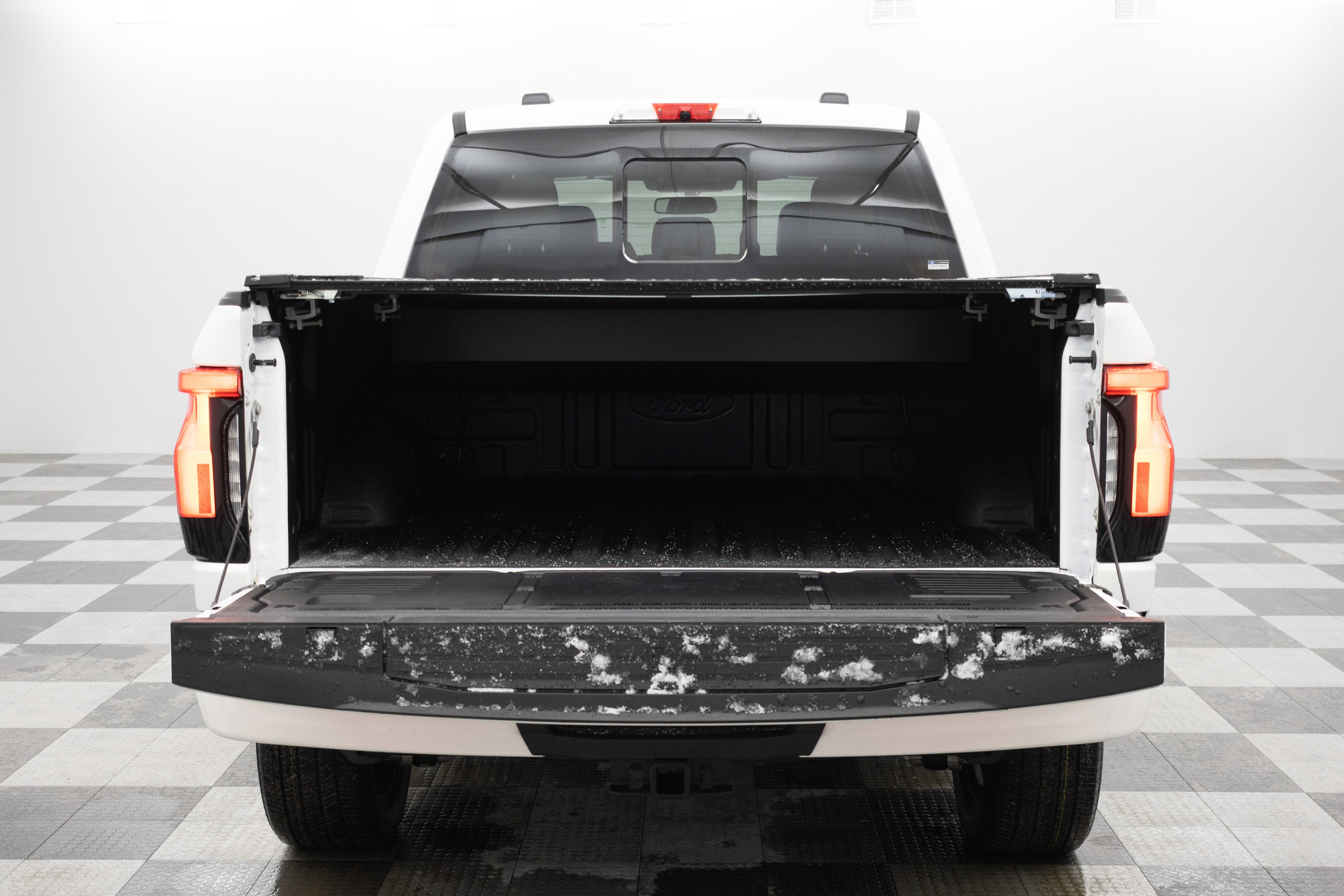 2025 Ford F-150 Lightning Platinum