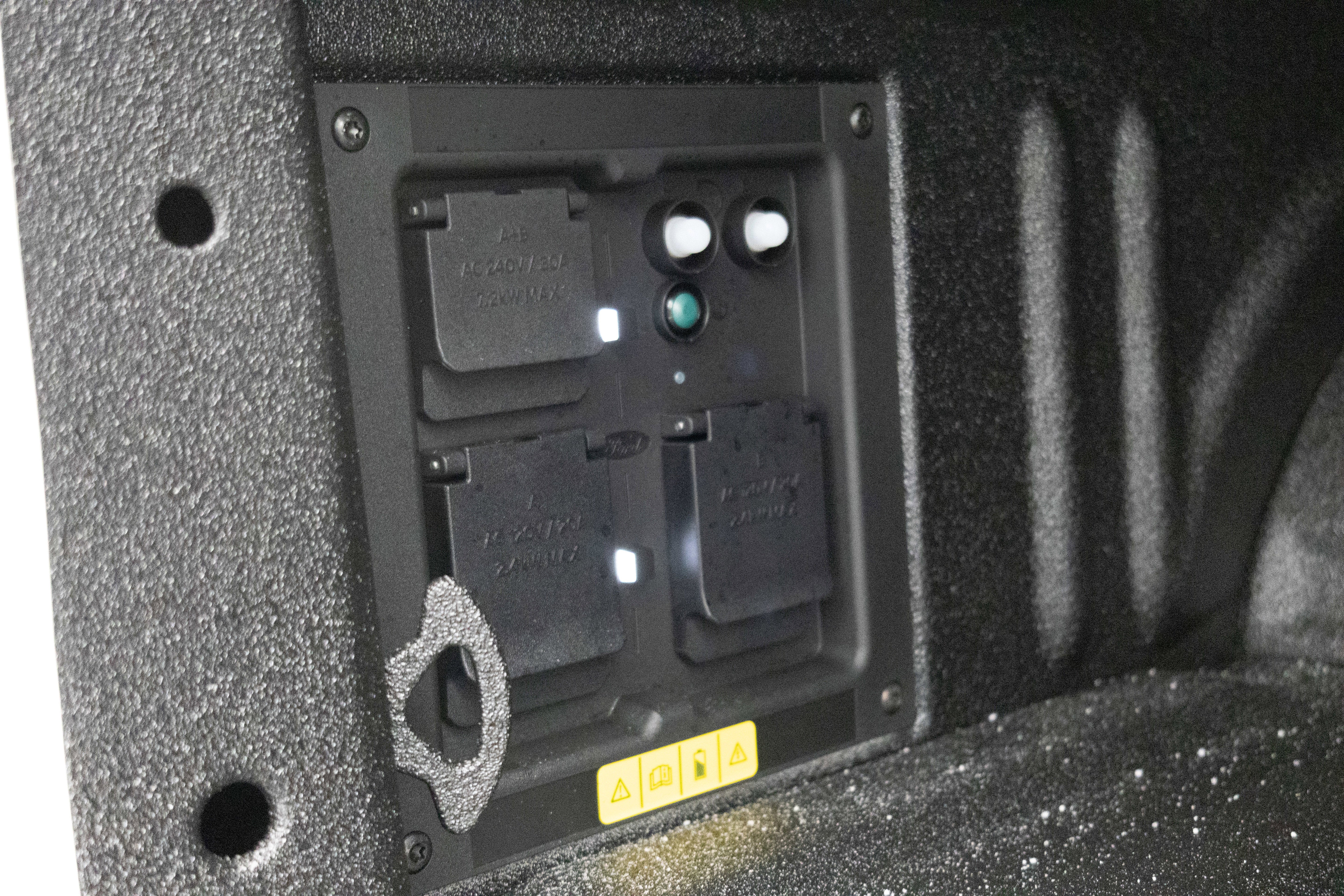 2025 Ford F-150 Lightning Platinum