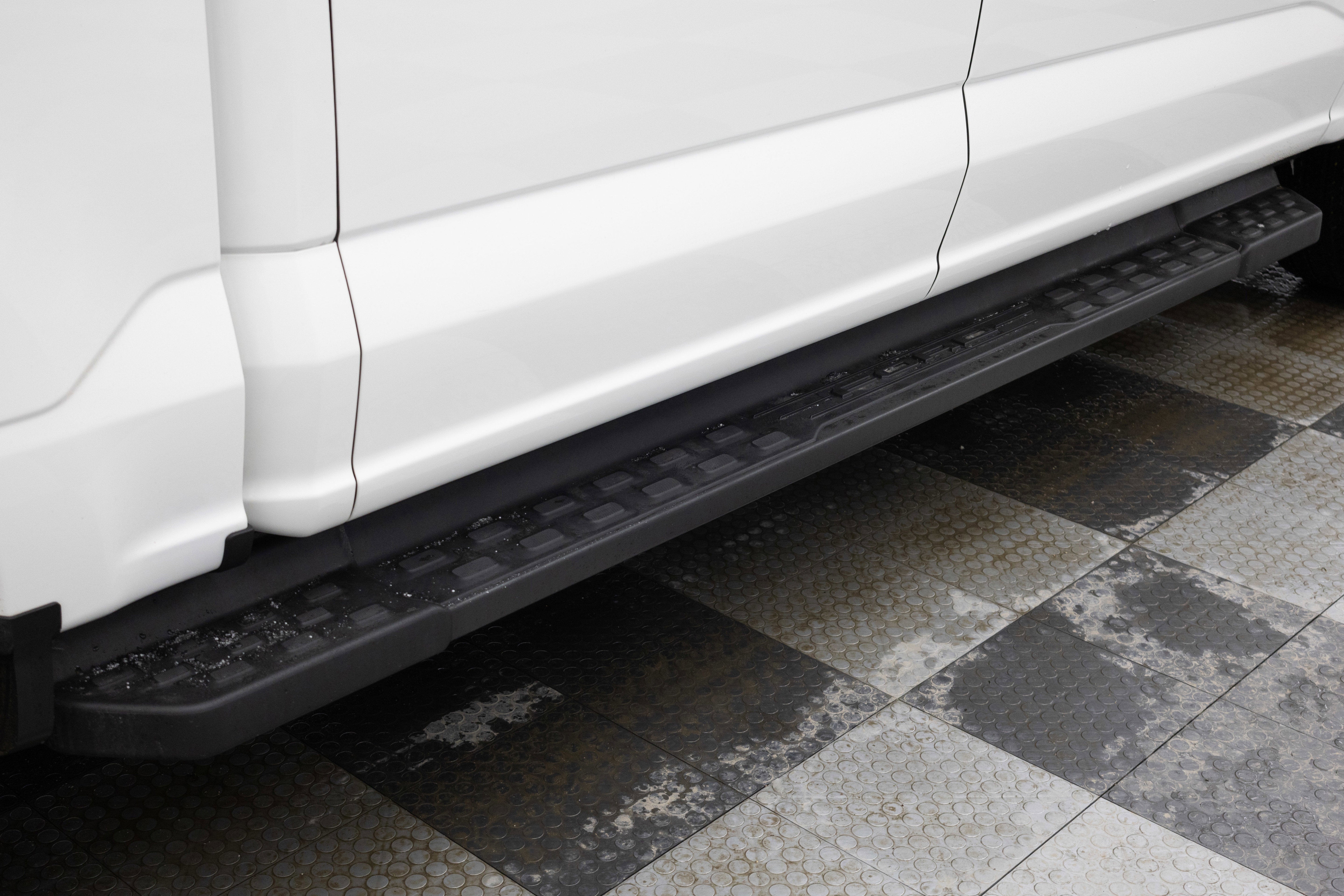 2025 Ford F-150 Lightning Platinum