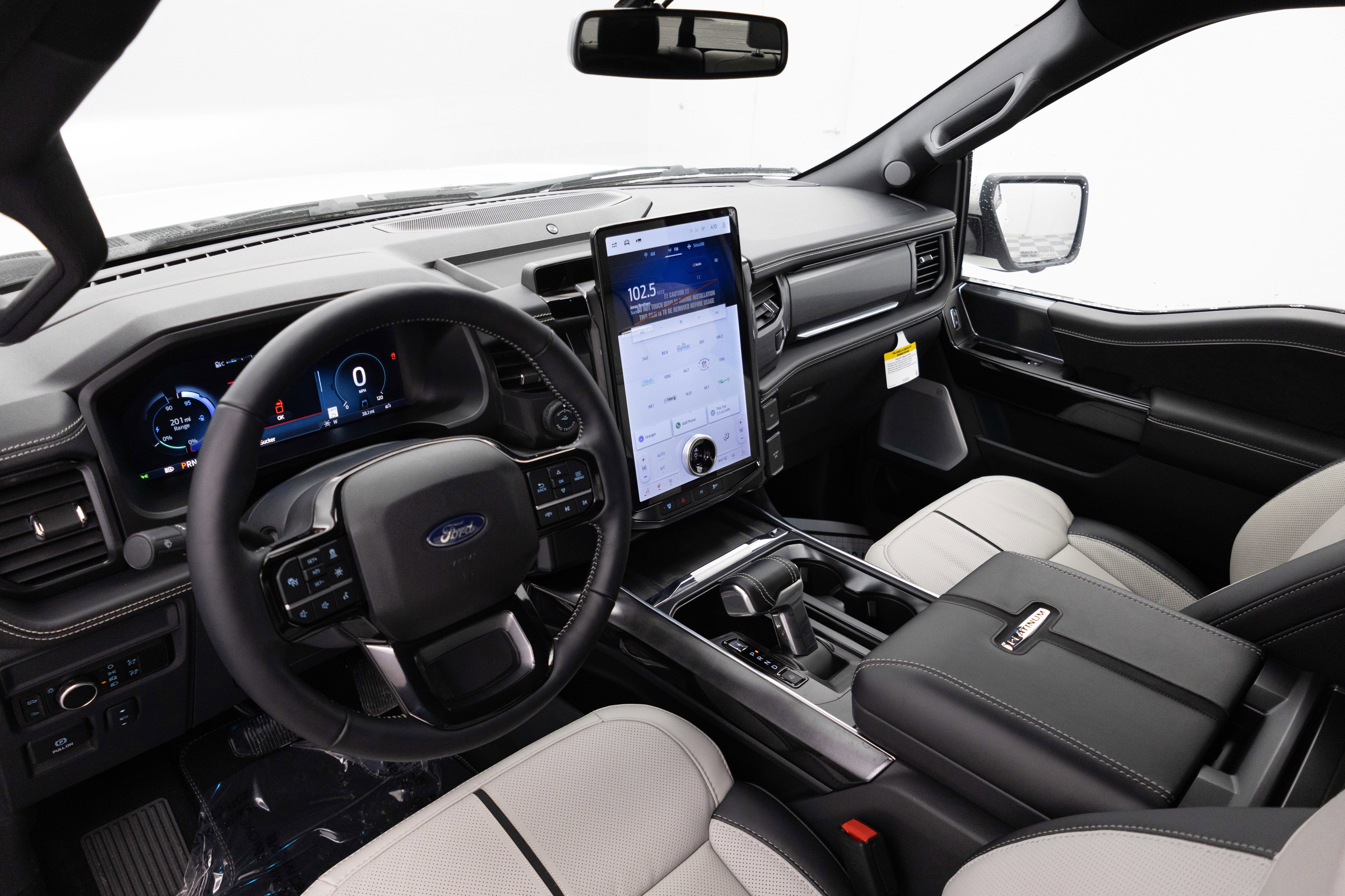 2025 Ford F-150 Lightning Platinum