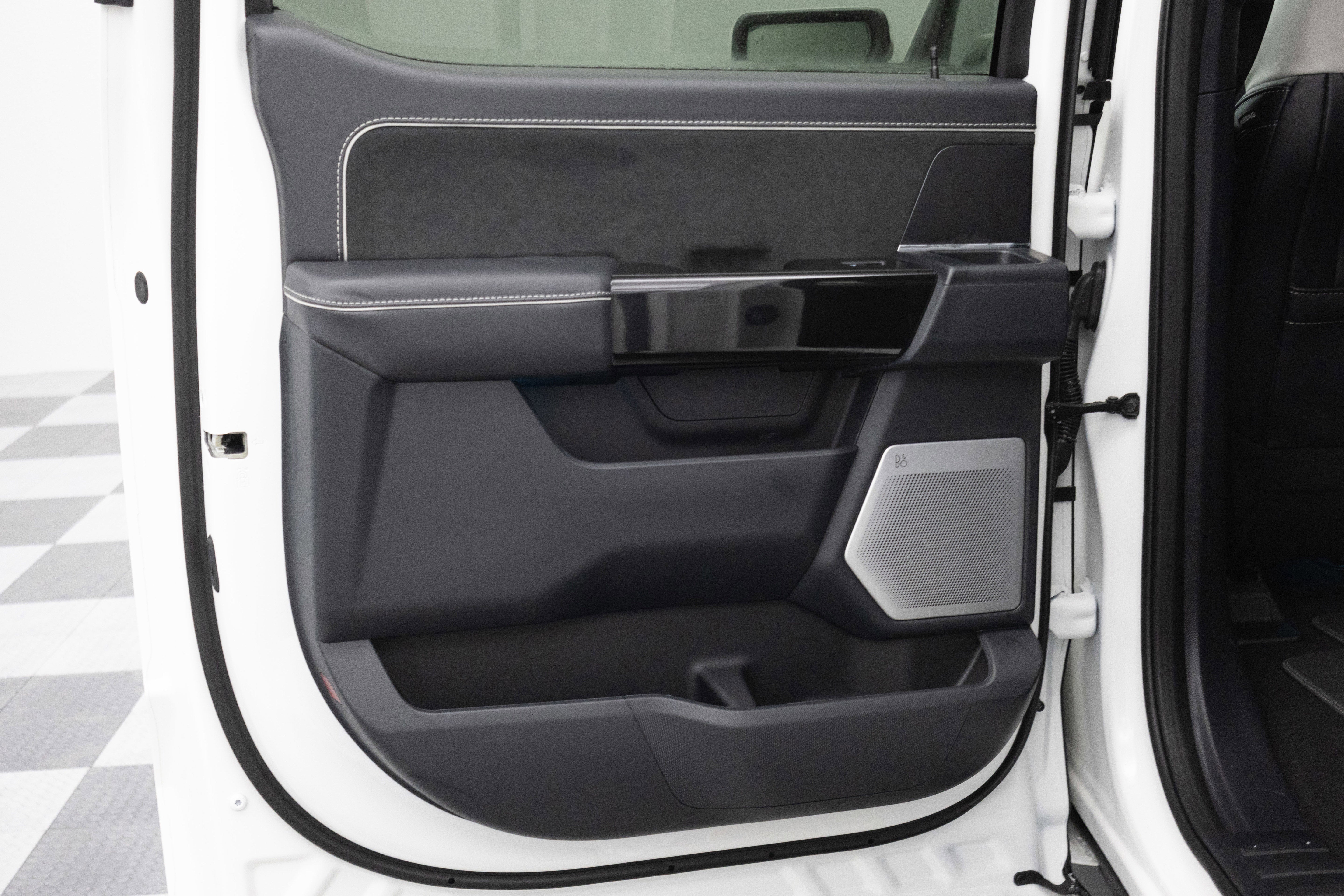 2025 Ford F-150 Lightning Platinum