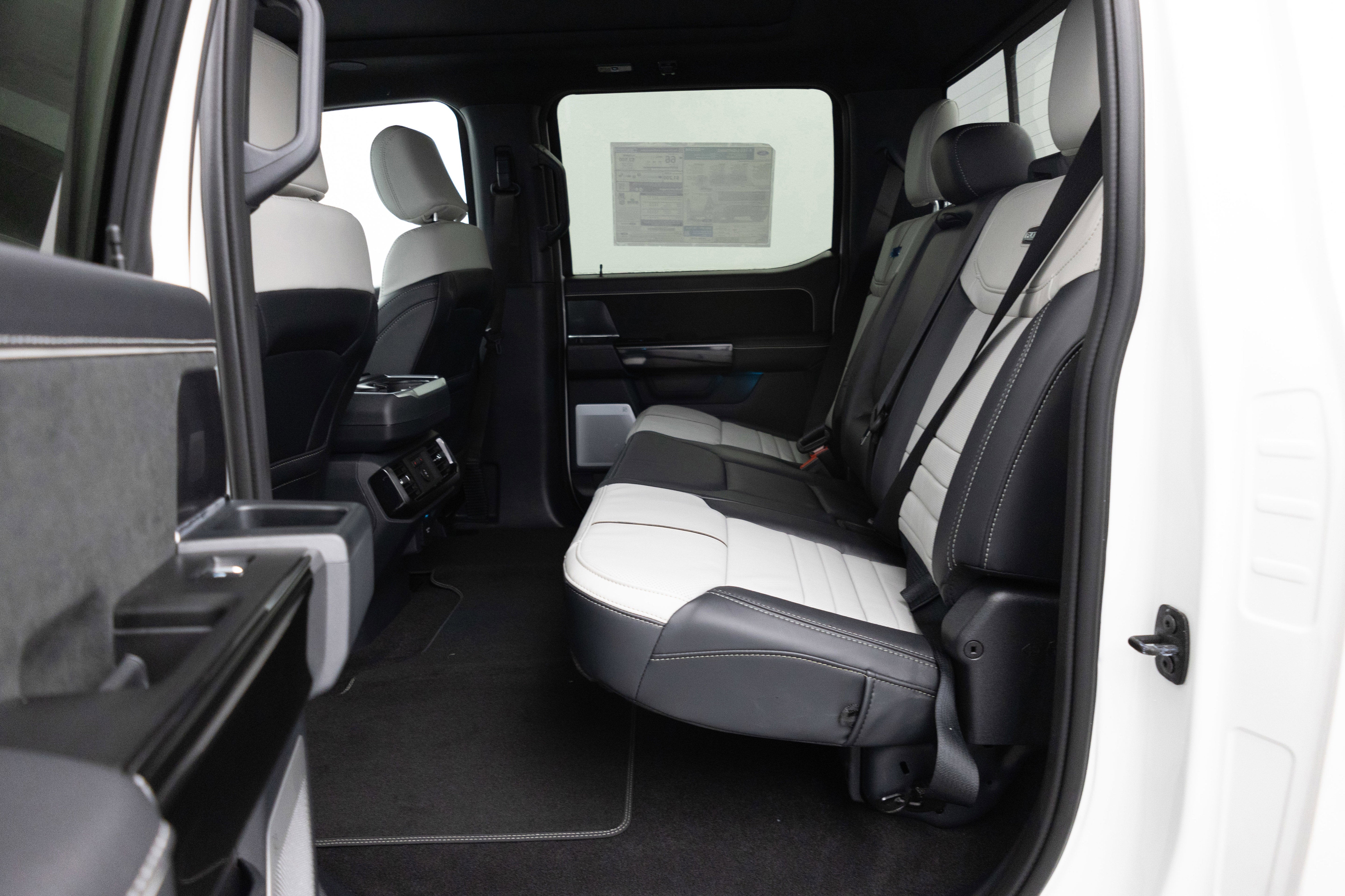 2025 Ford F-150 Lightning Platinum