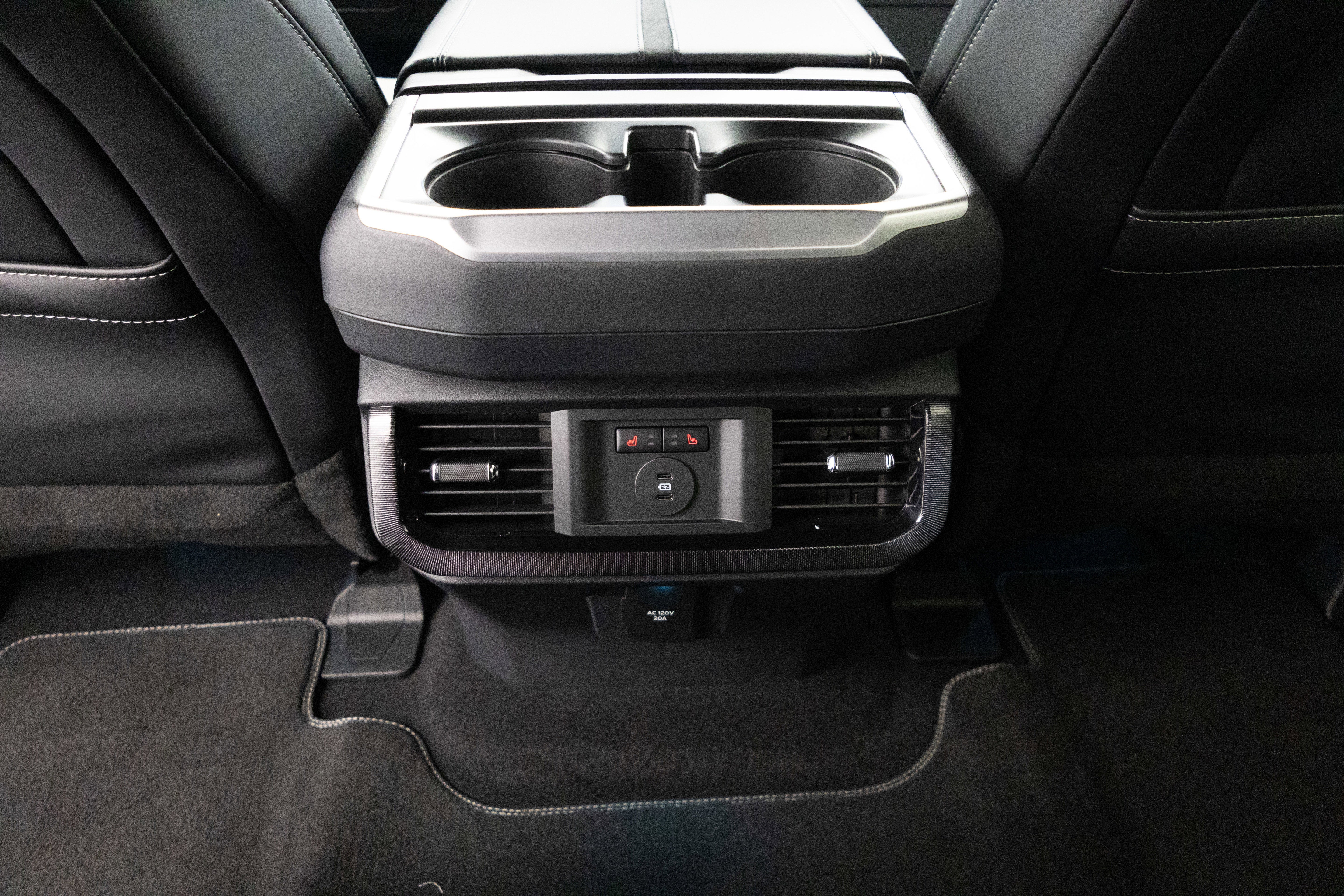 2025 Ford F-150 Lightning Platinum