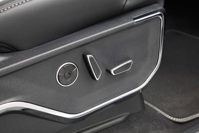 2025 Ford F-150 Lightning Platinum