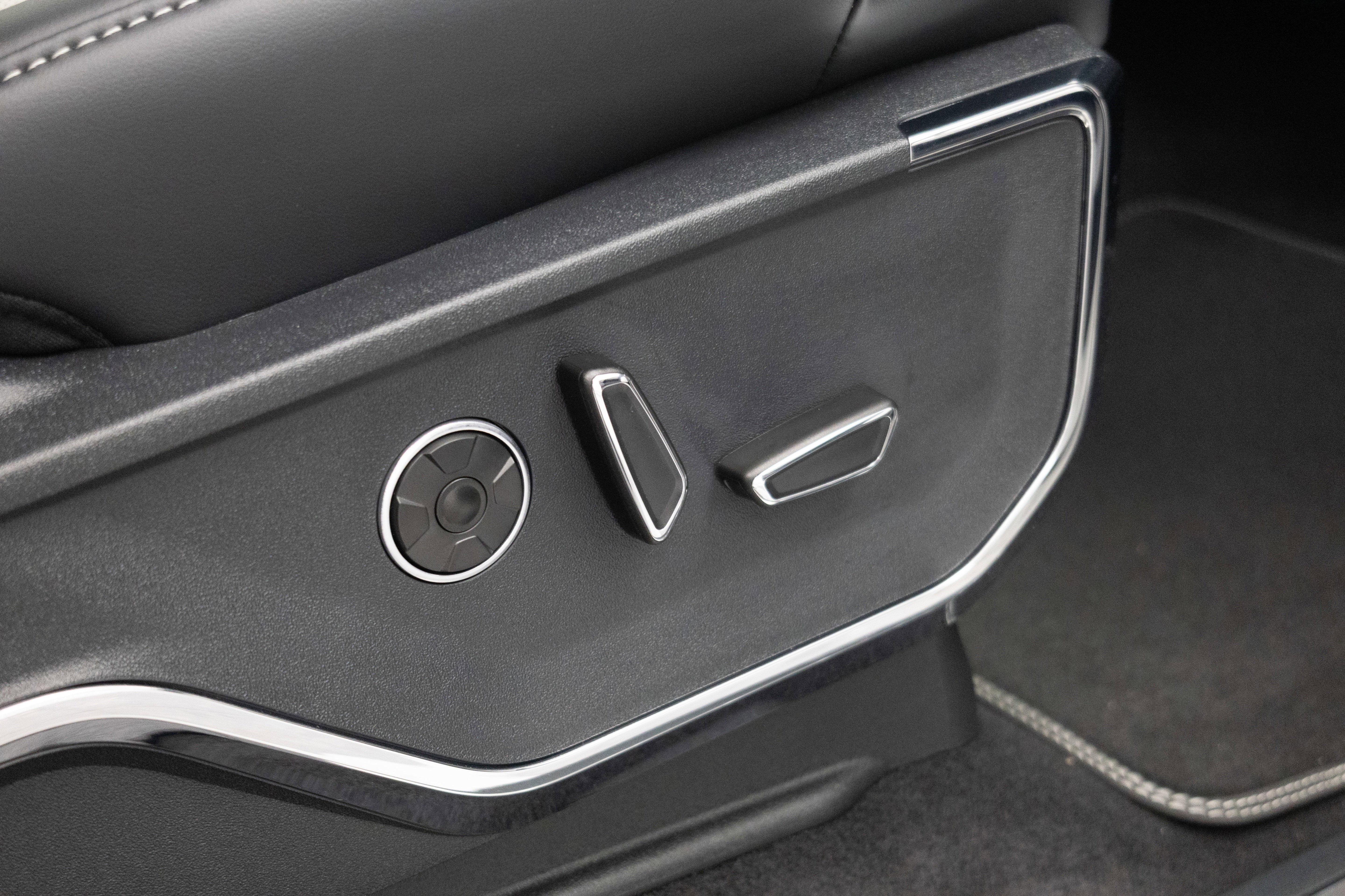 2025 Ford F-150 Lightning Platinum