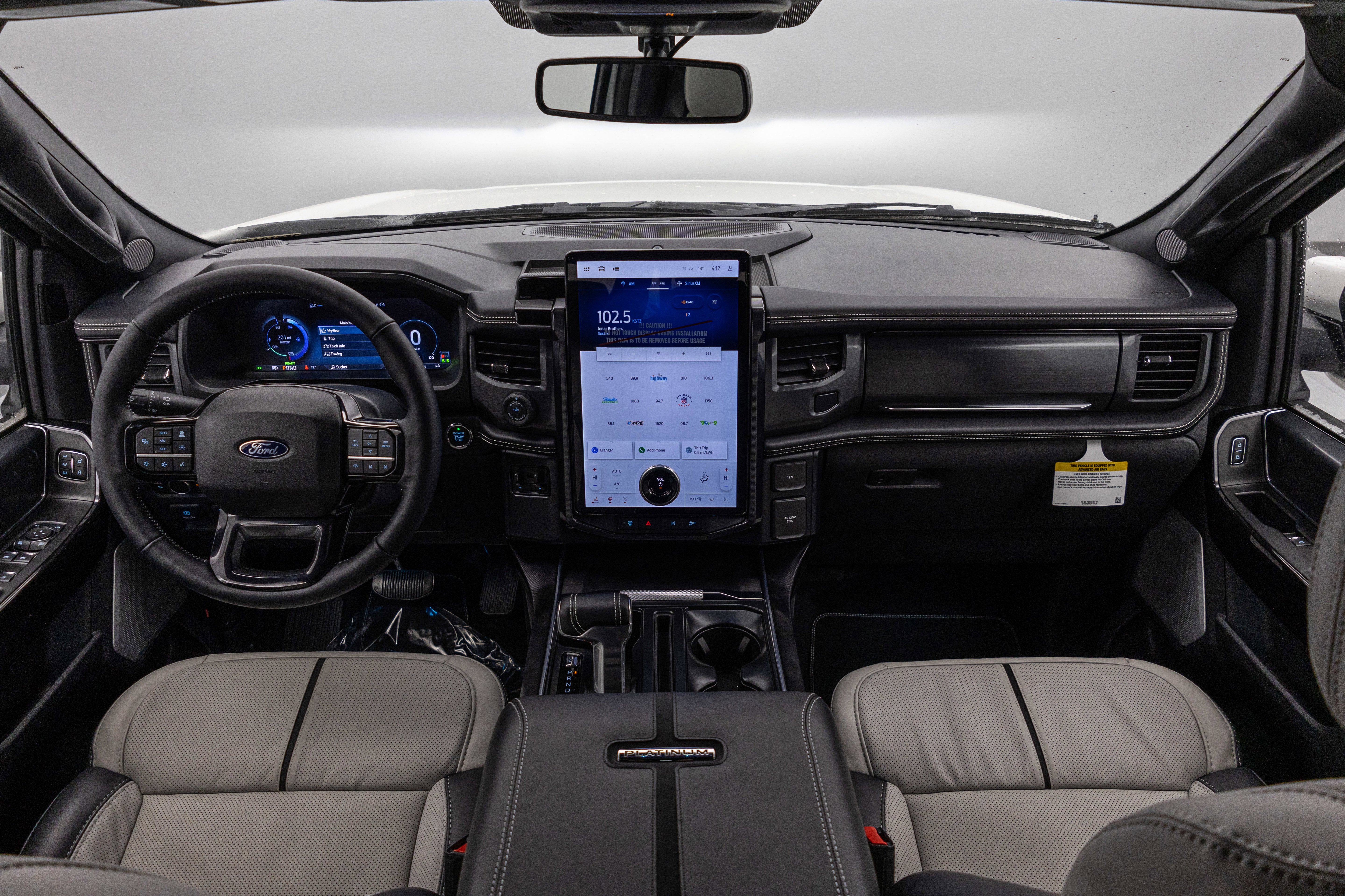 2025 Ford F-150 Lightning Platinum