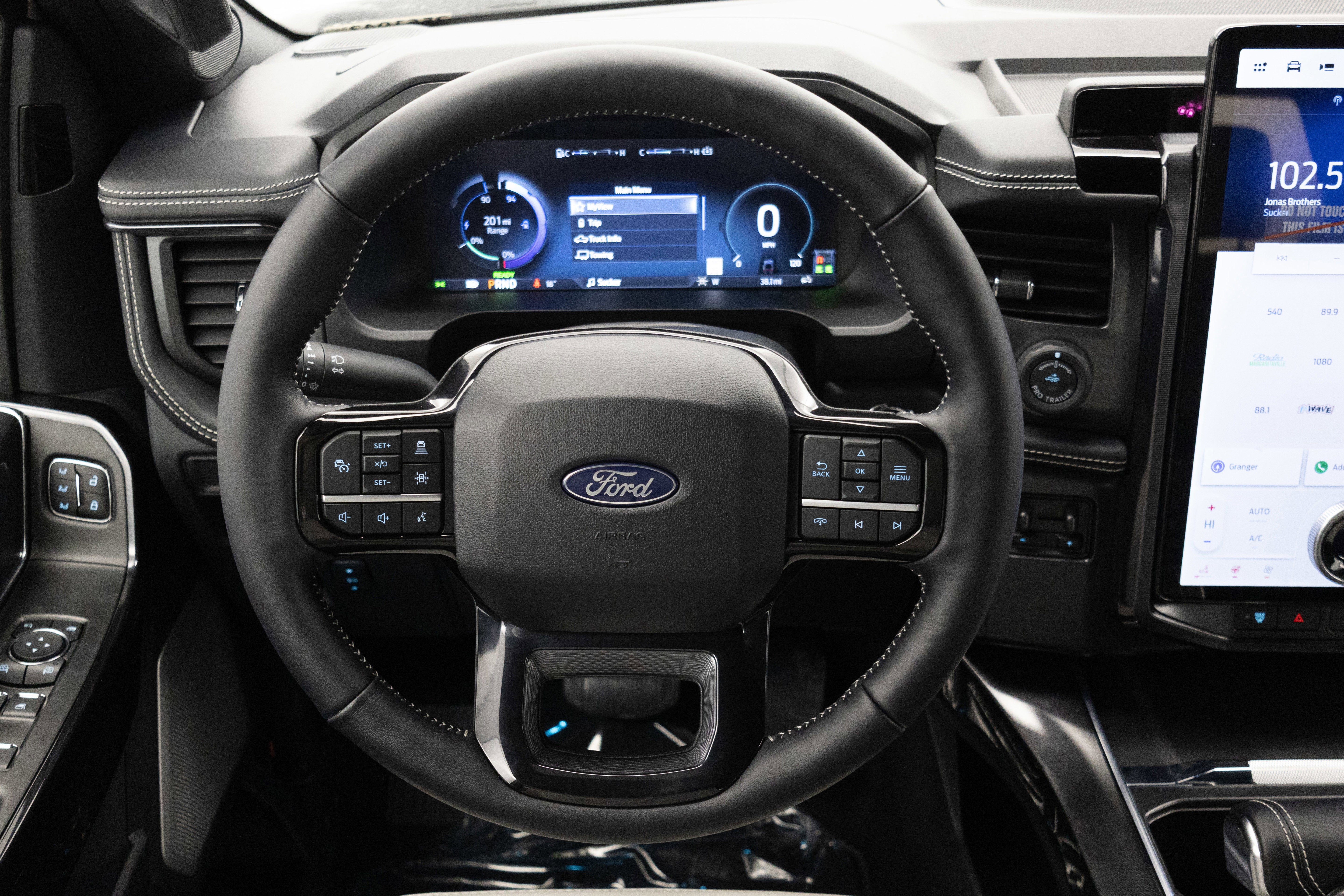 2025 Ford F-150 Lightning Platinum