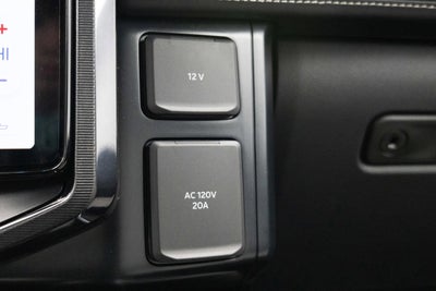 2025 Ford F-150 Lightning Platinum