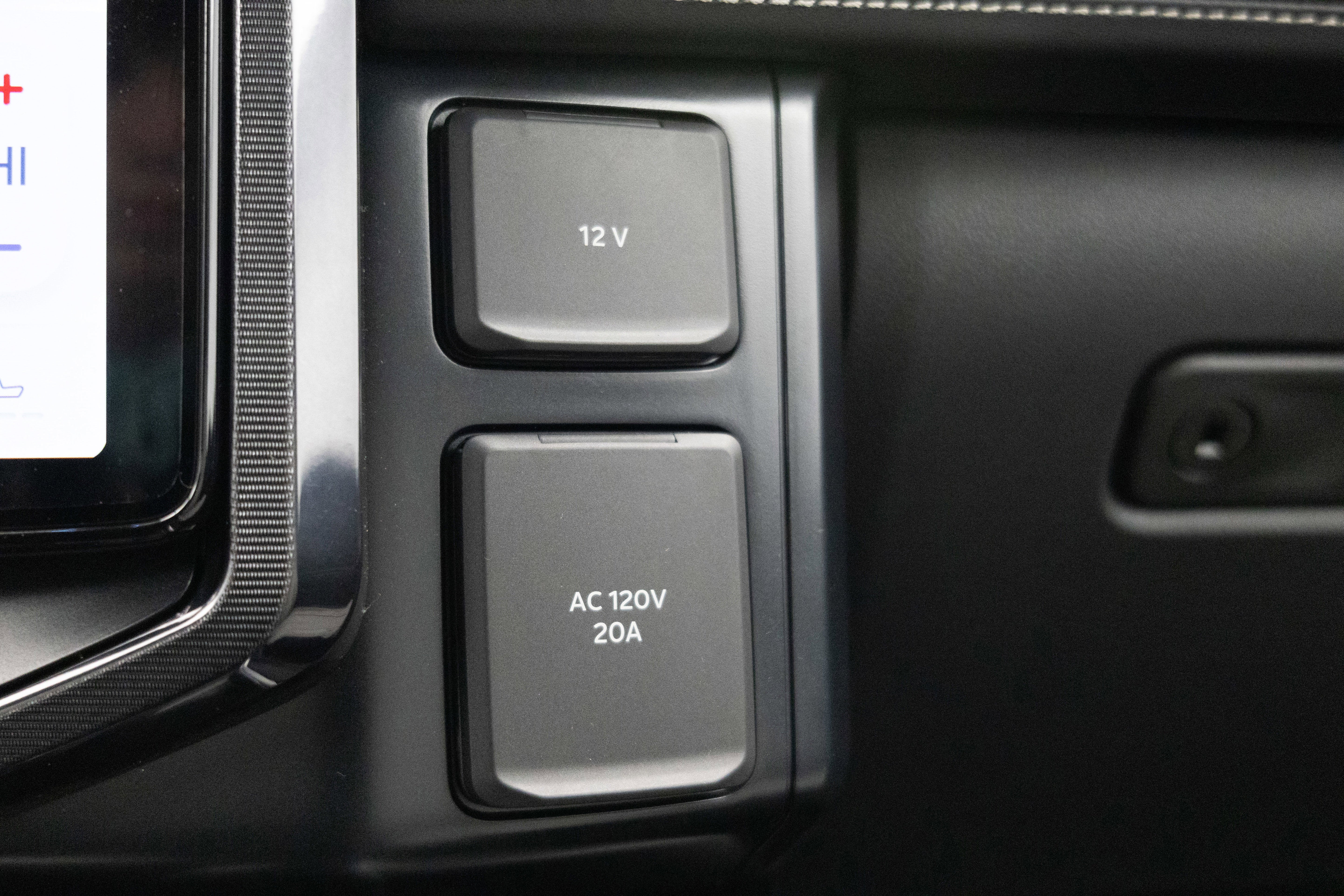 2025 Ford F-150 Lightning Platinum