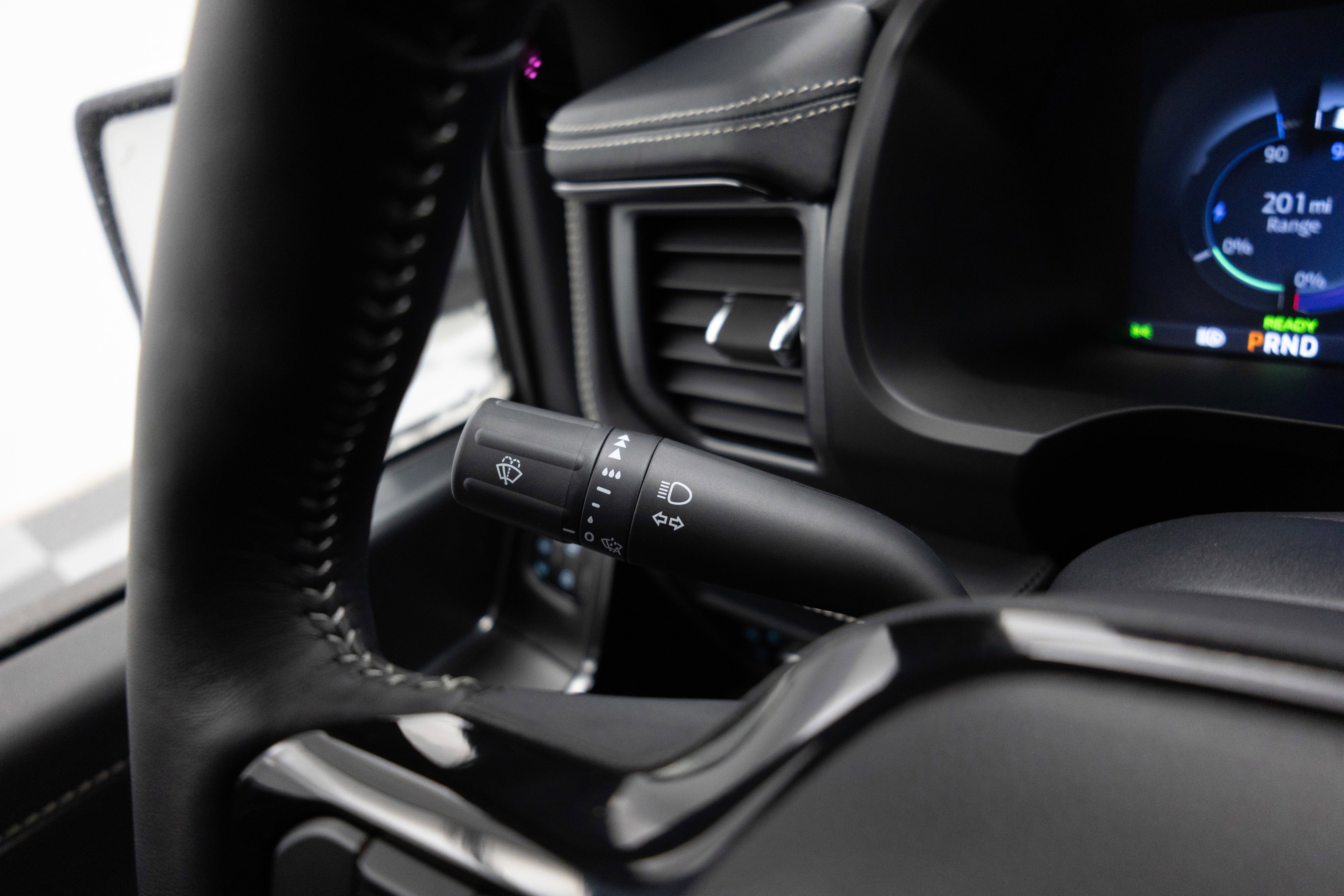 2025 Ford F-150 Lightning Platinum