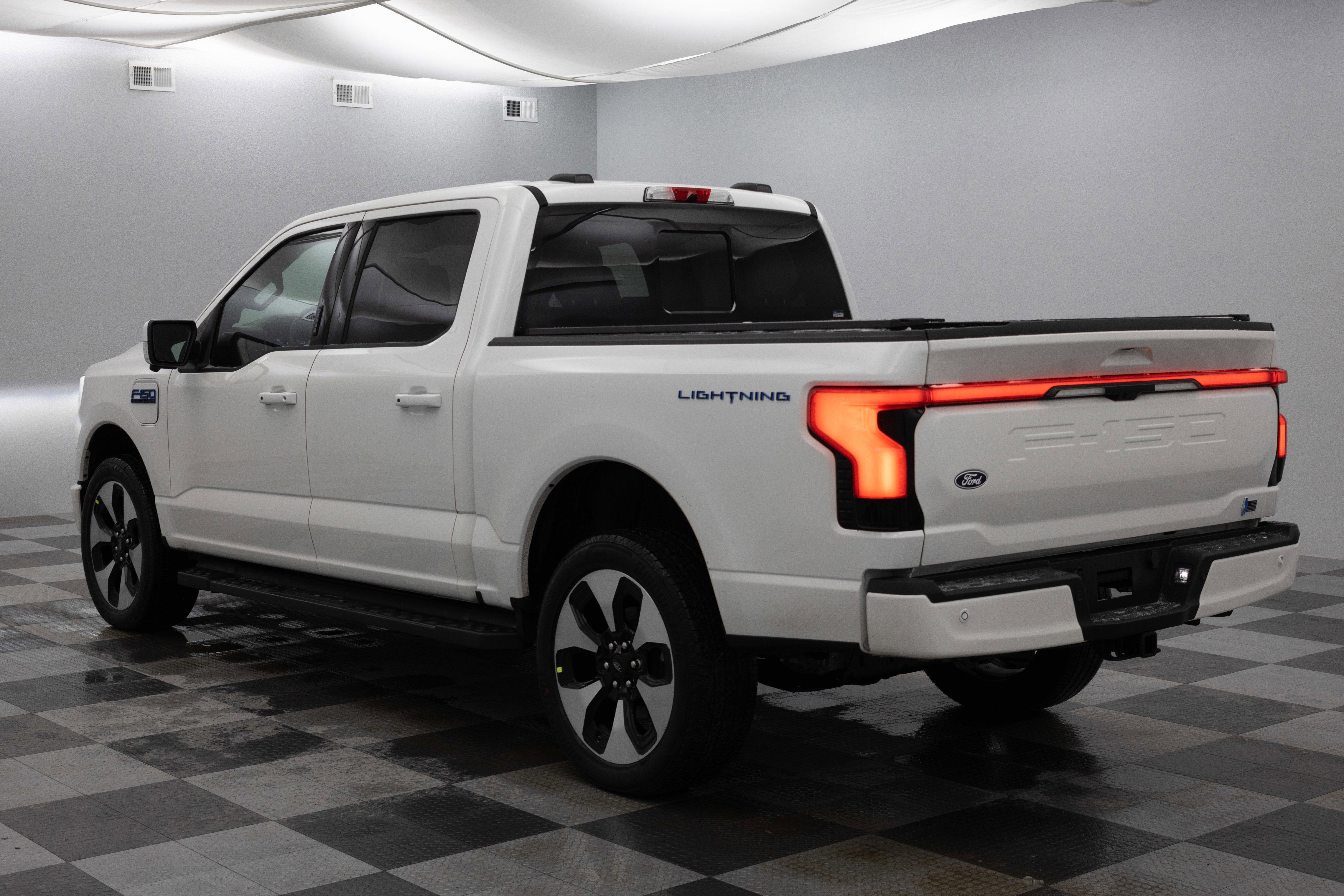 2025 Ford F-150 Lightning Platinum