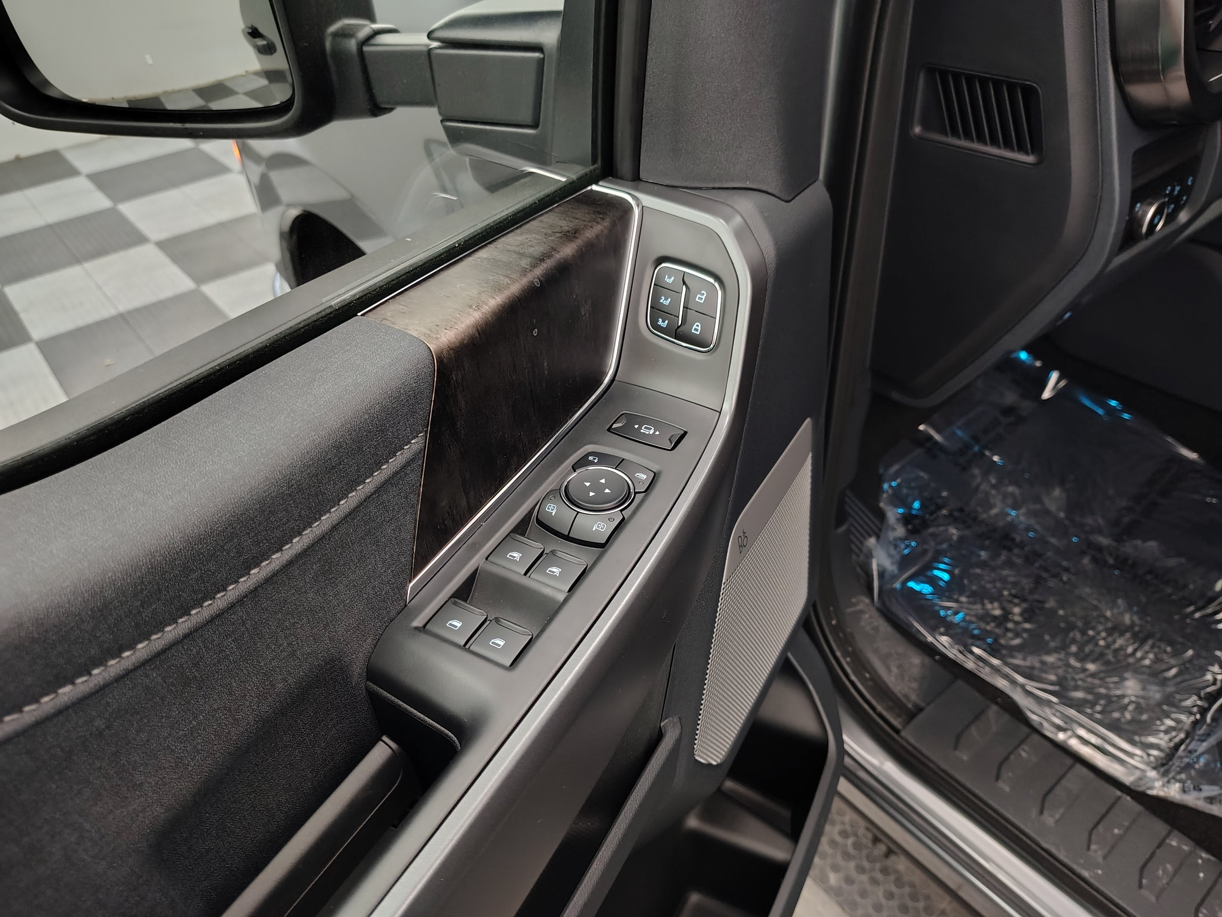 2027 Ford F-250 Lariat