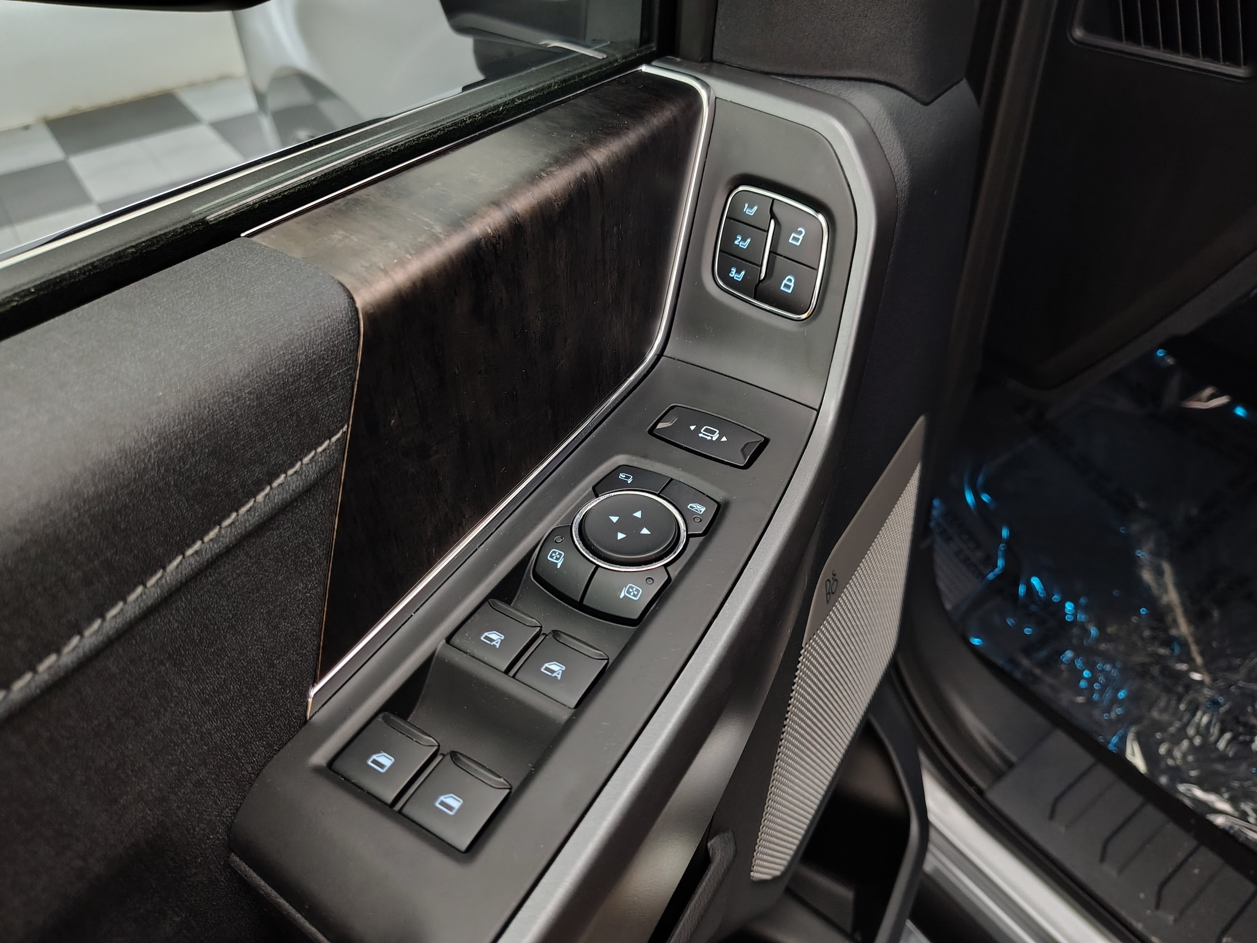 2027 Ford F-350 Lariat