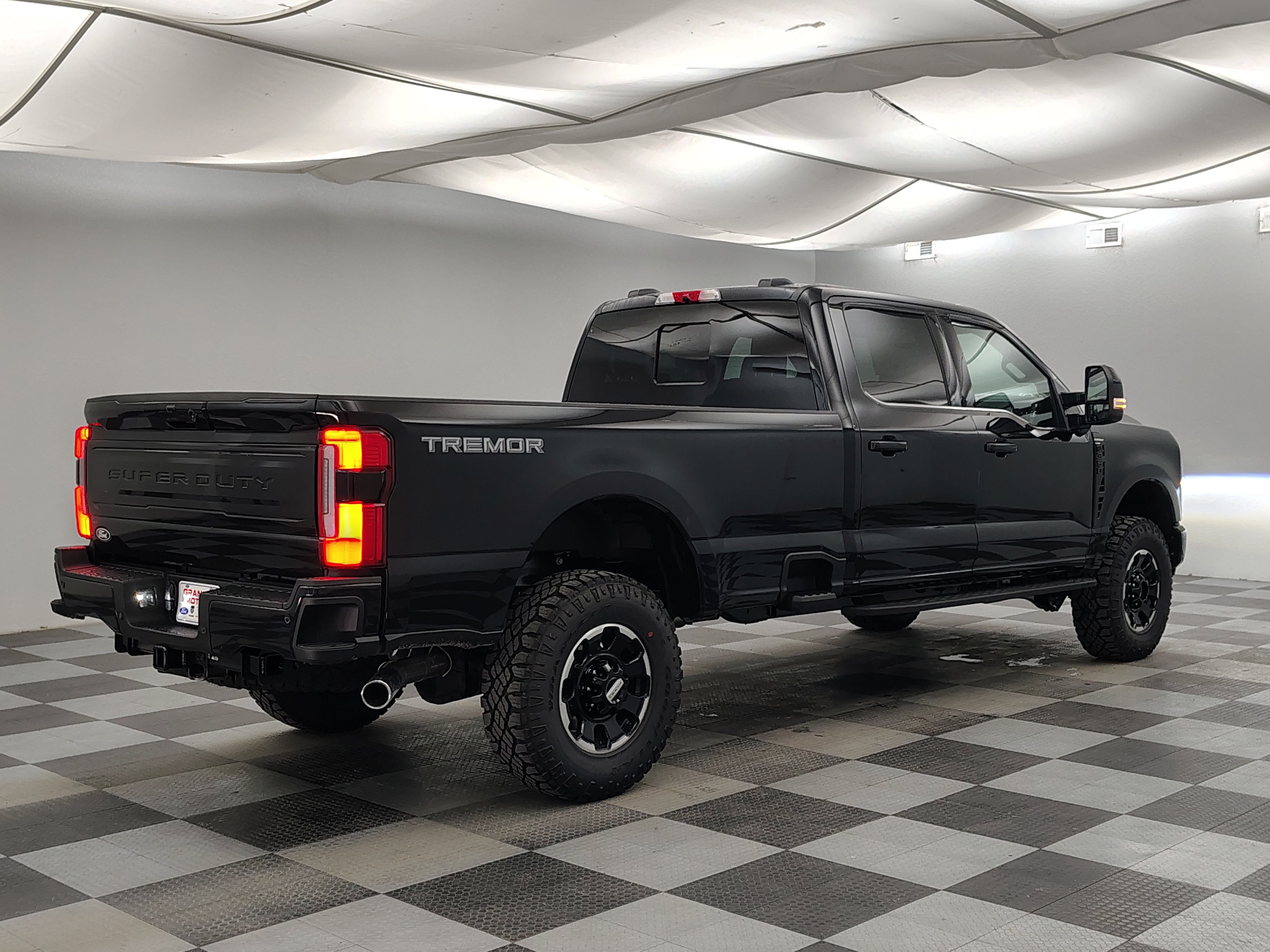 2027 Ford F-350 Platinum