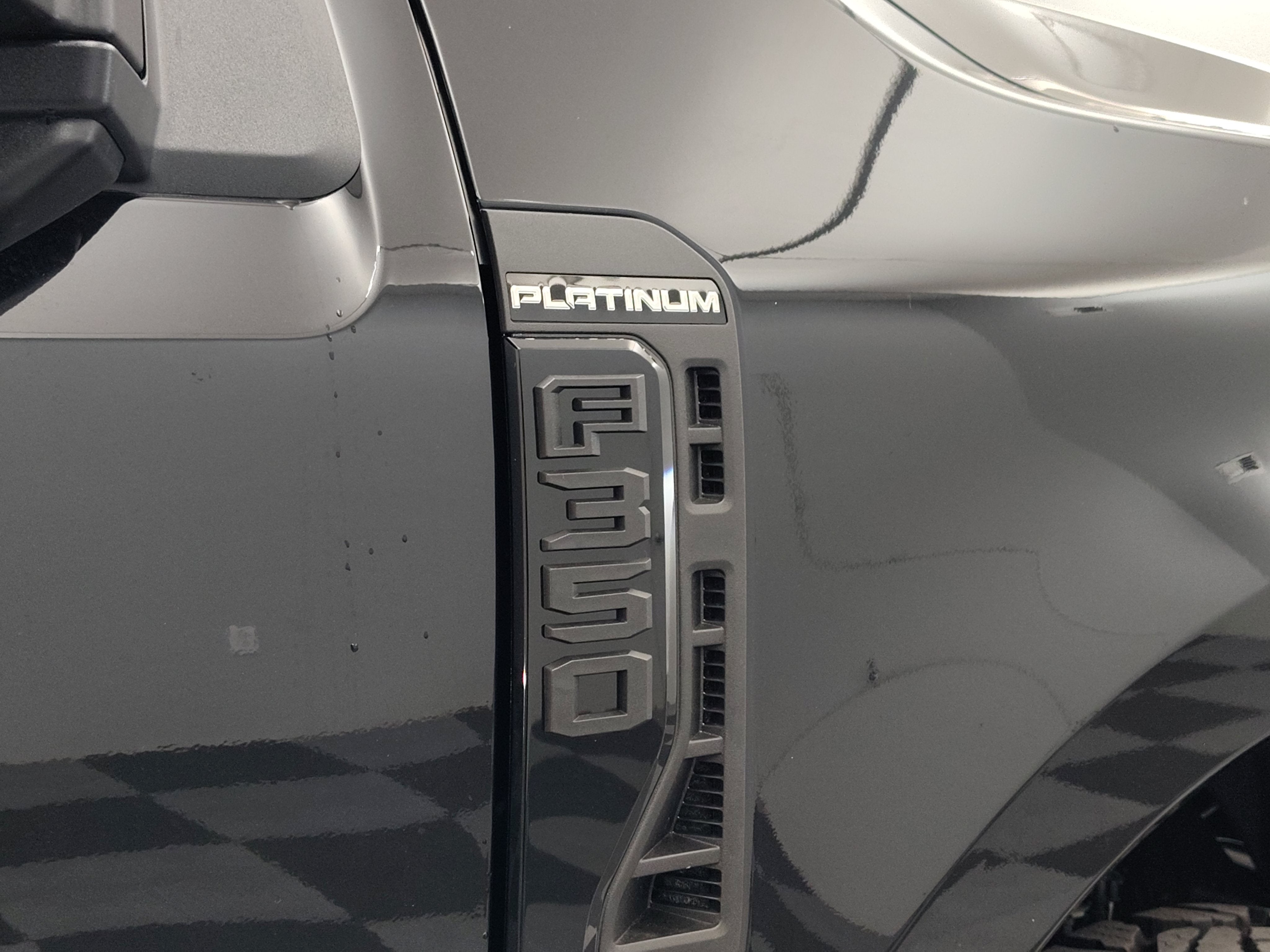 2027 Ford F-350 Platinum