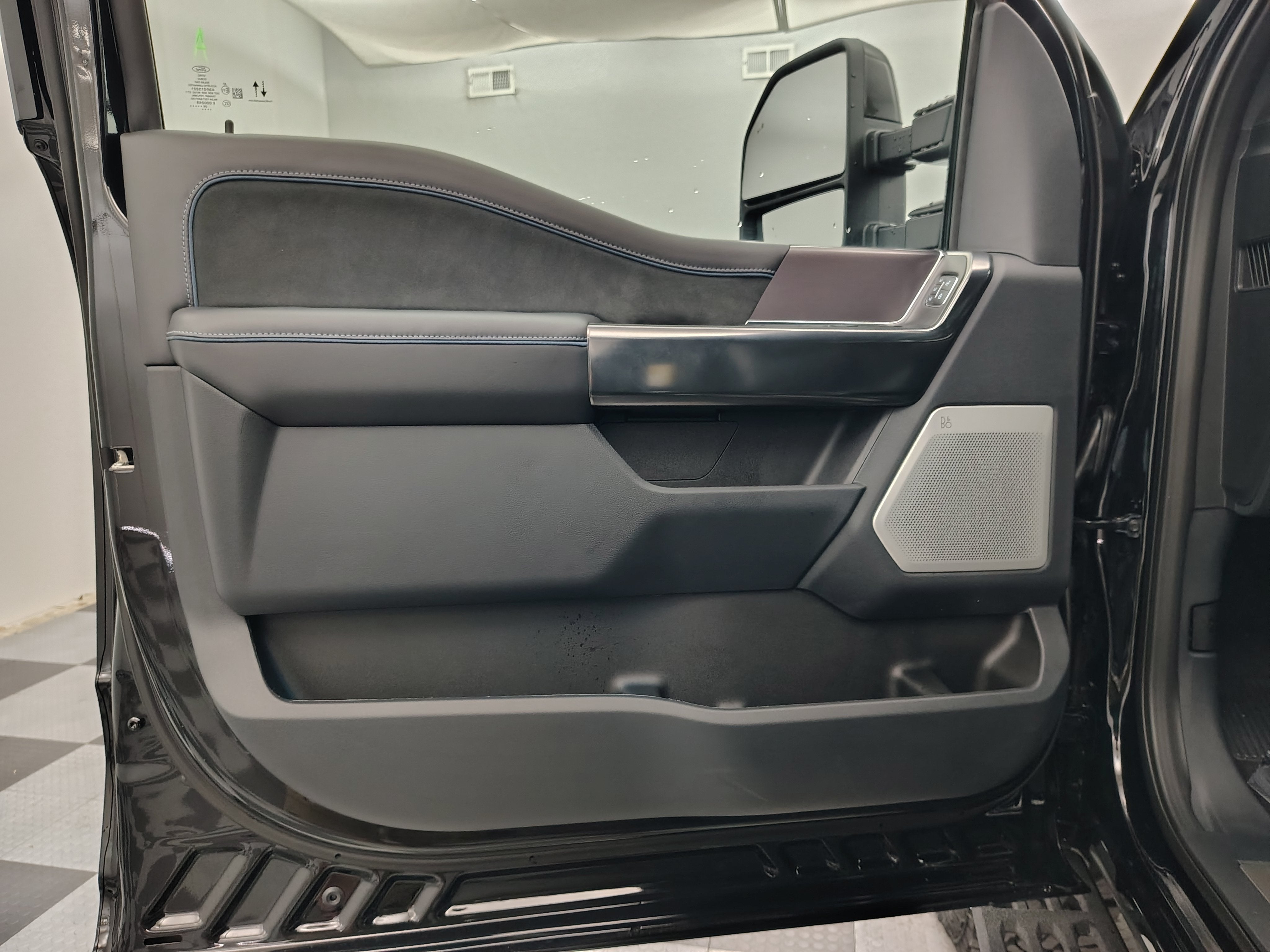 2027 Ford F-350 Platinum