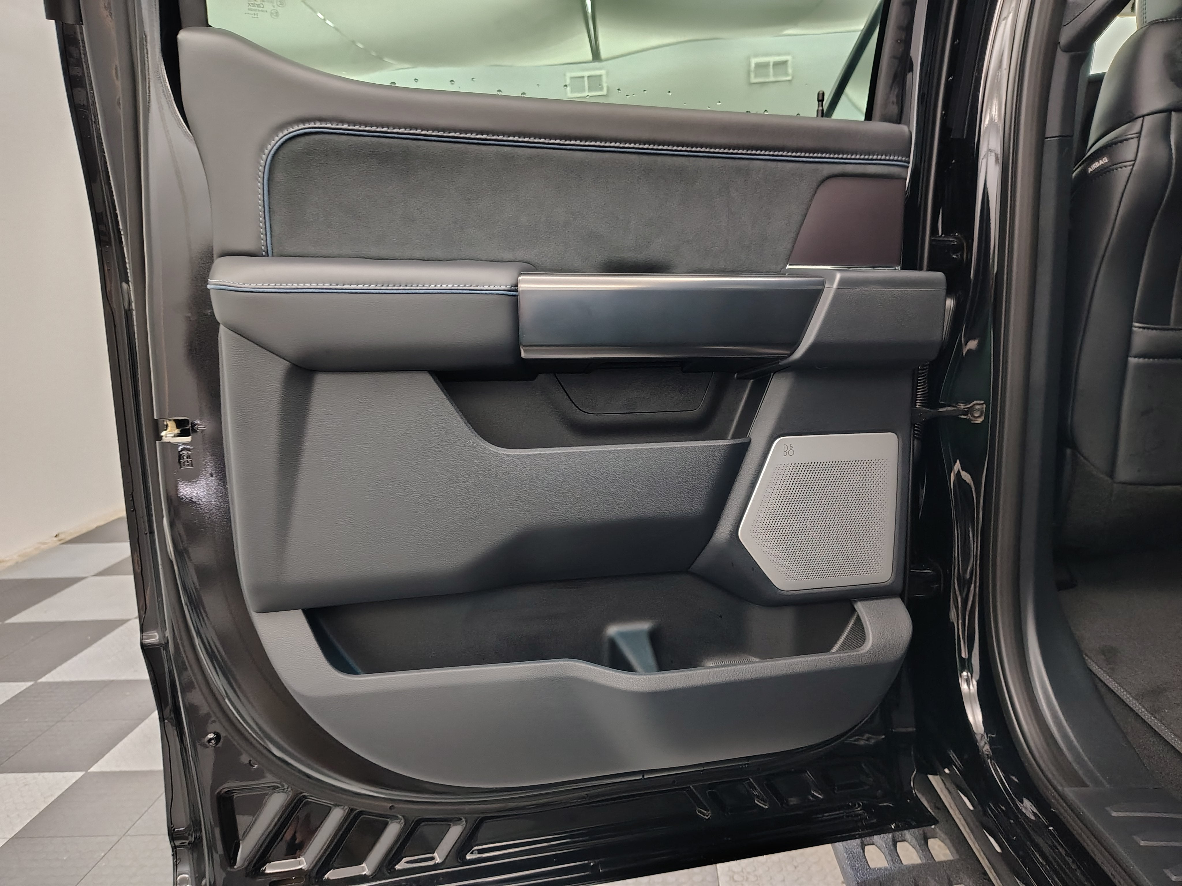 2027 Ford F-350 Platinum
