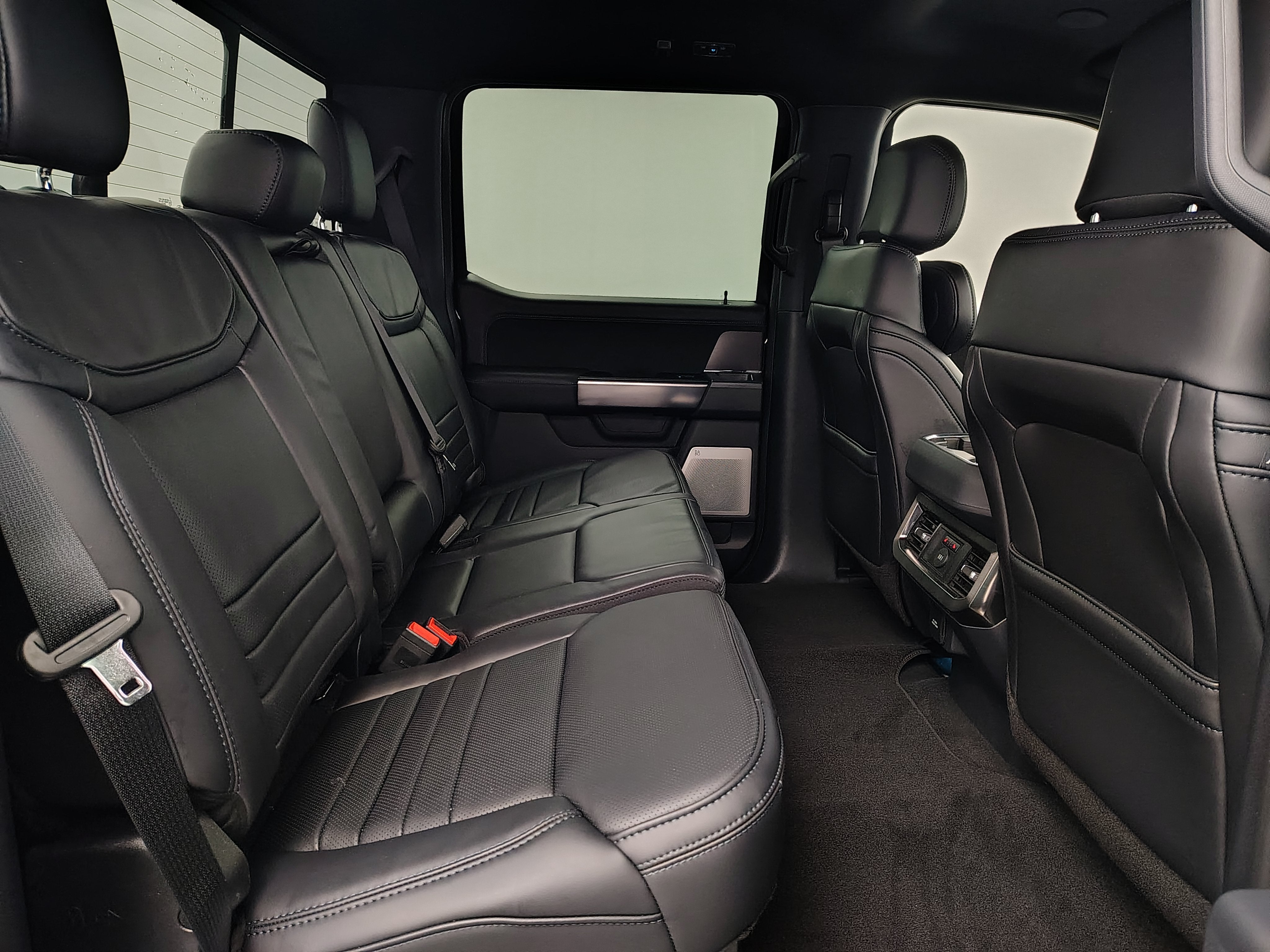 2027 Ford F-350 Platinum