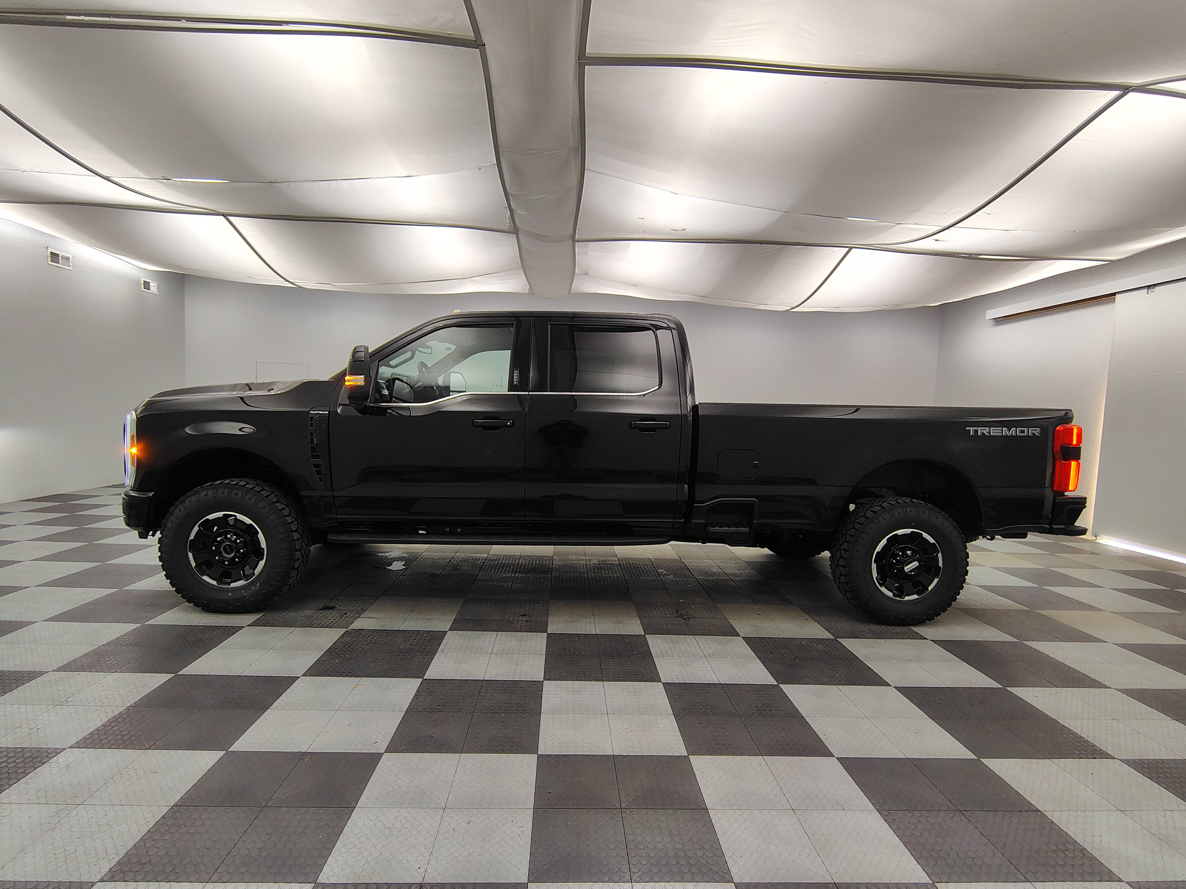 2027 Ford F-350 Platinum
