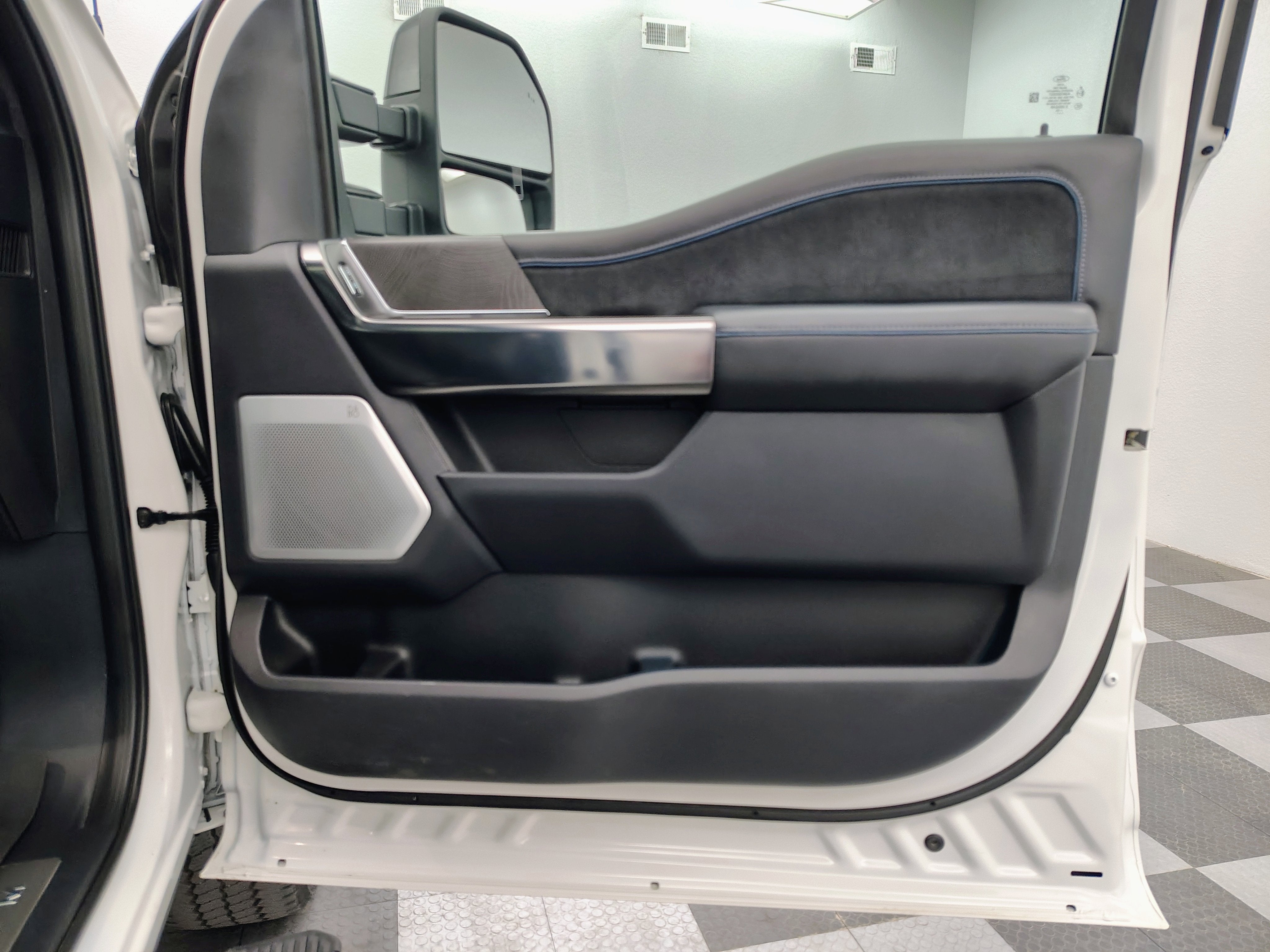 2025 Ford F-350 Platinum