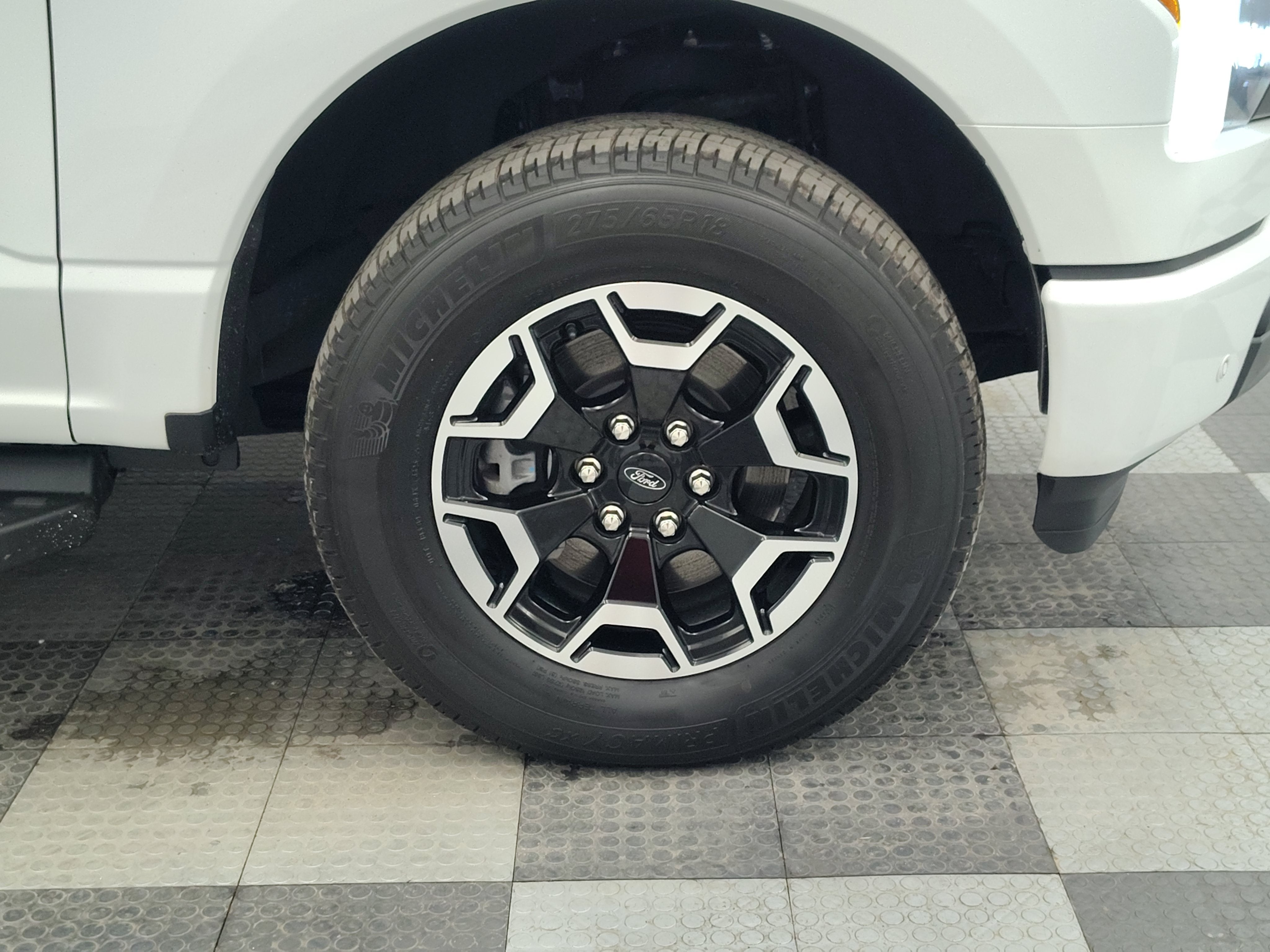 2023 Ford F-150 Lightning XLT