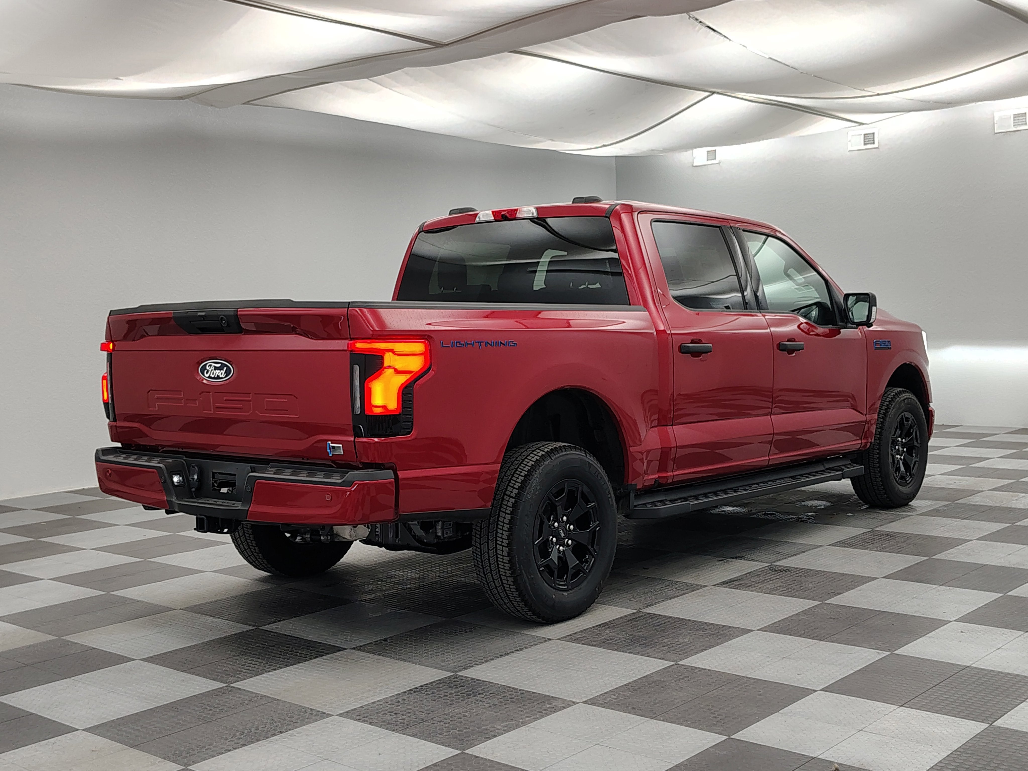 2025 Ford F-150 Lightning XLT