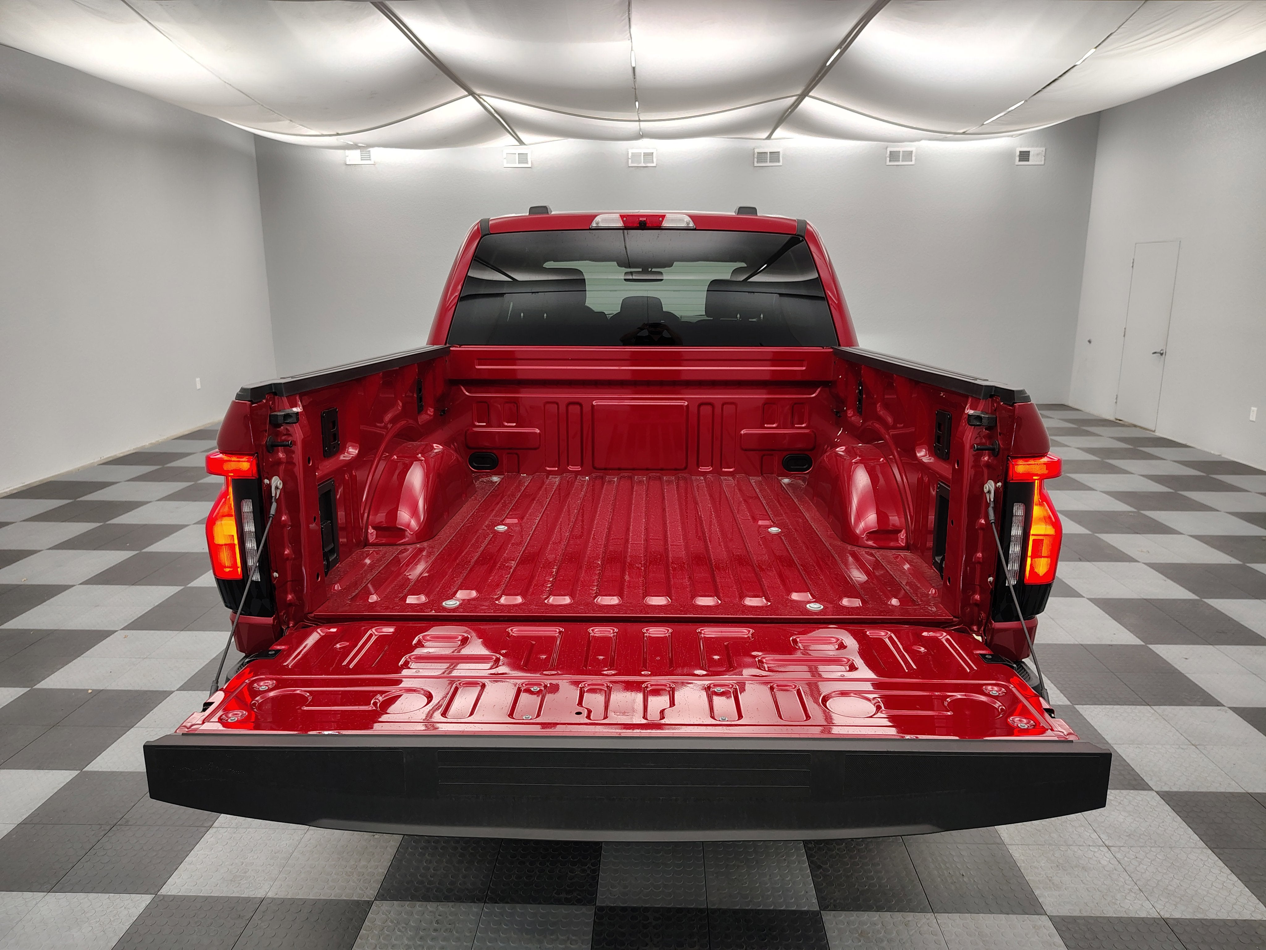 2025 Ford F-150 Lightning XLT