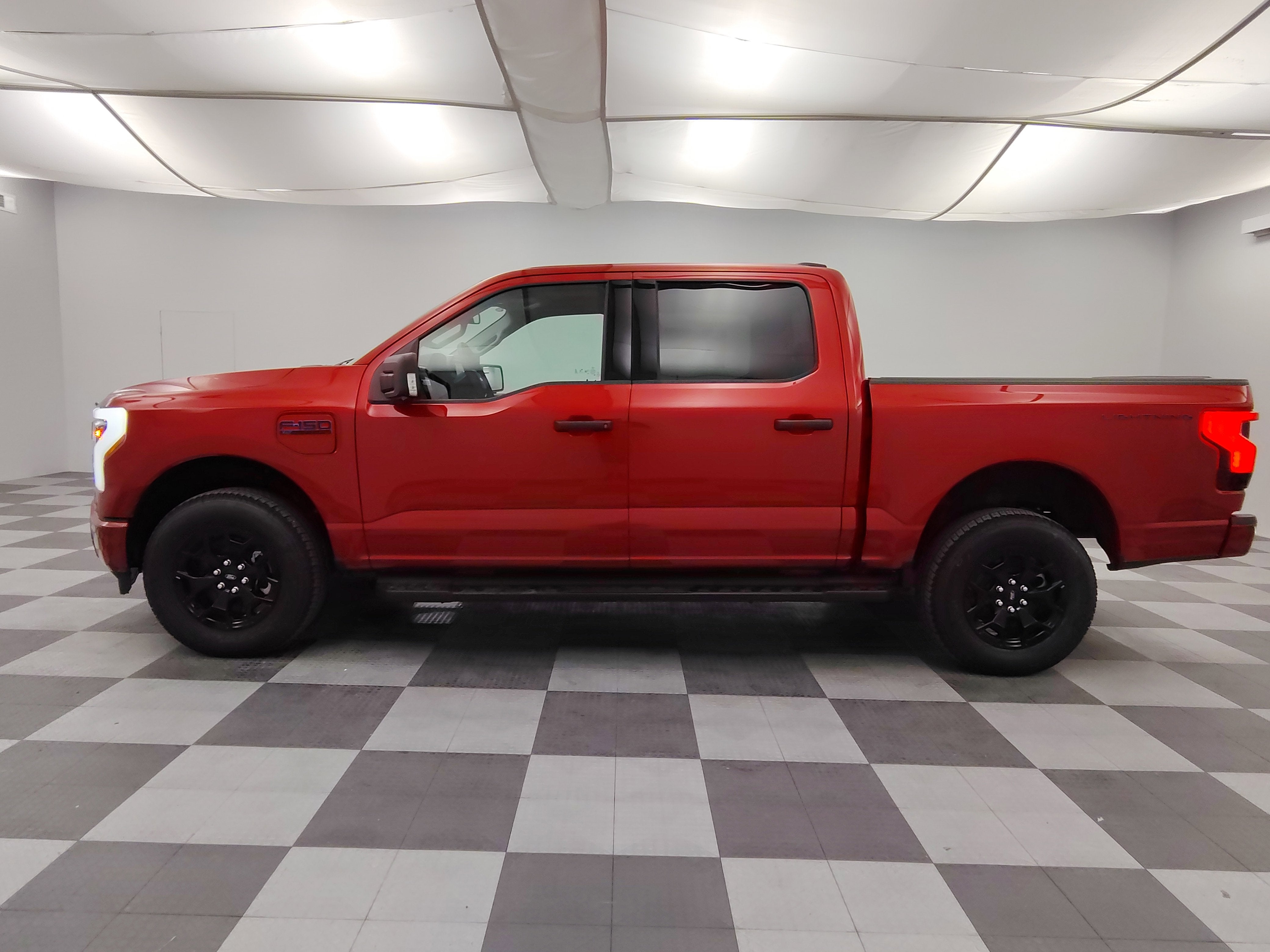 2025 Ford F-150 Lightning XLT