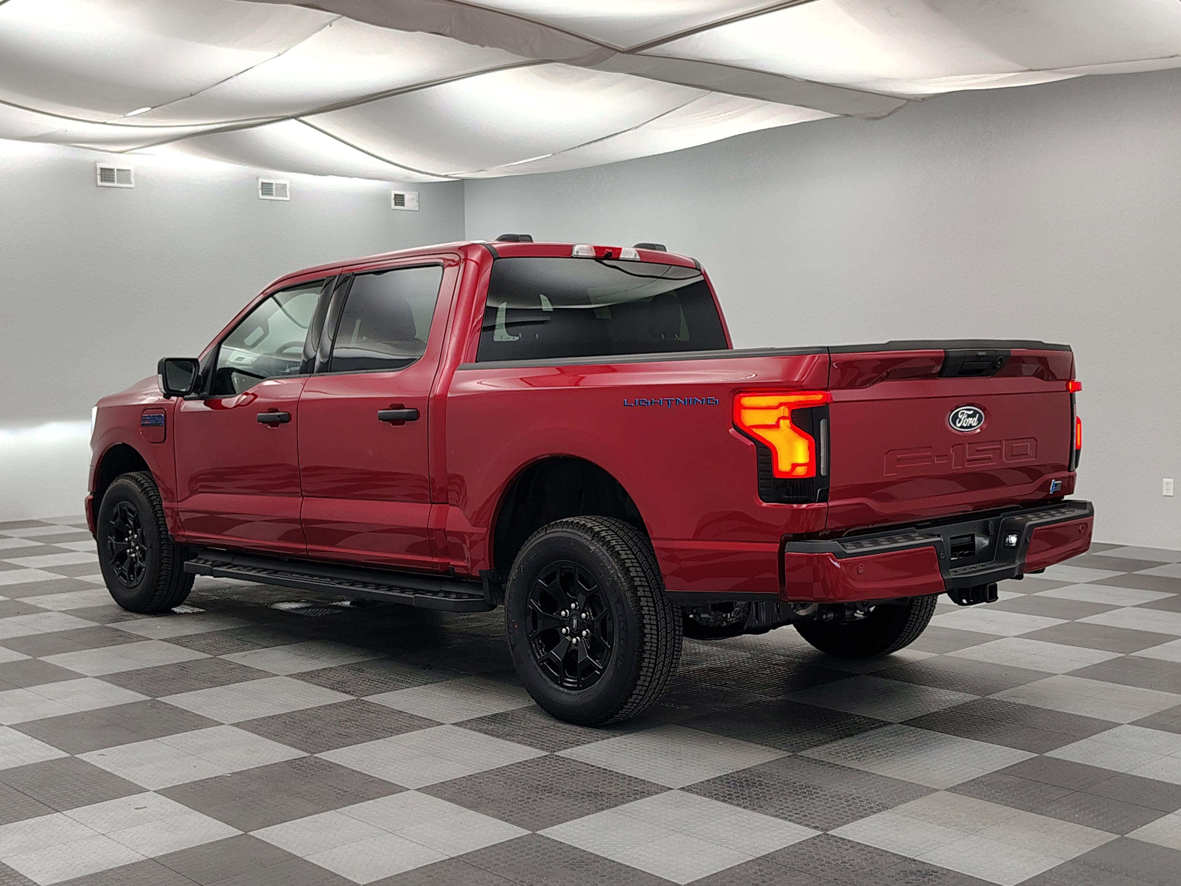 2025 Ford F-150 Lightning XLT