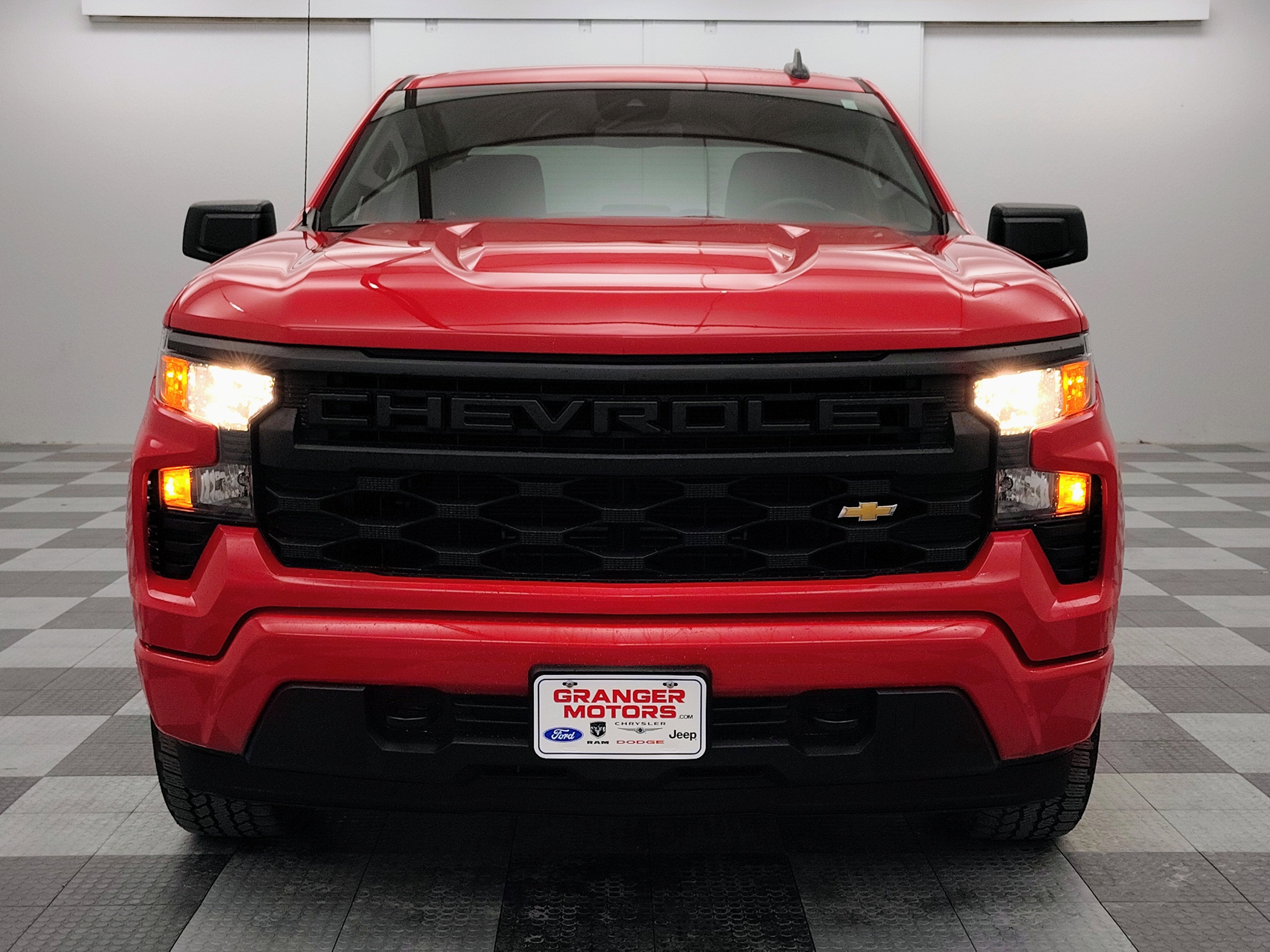 2023 Chevrolet Silverado 1500 Custom