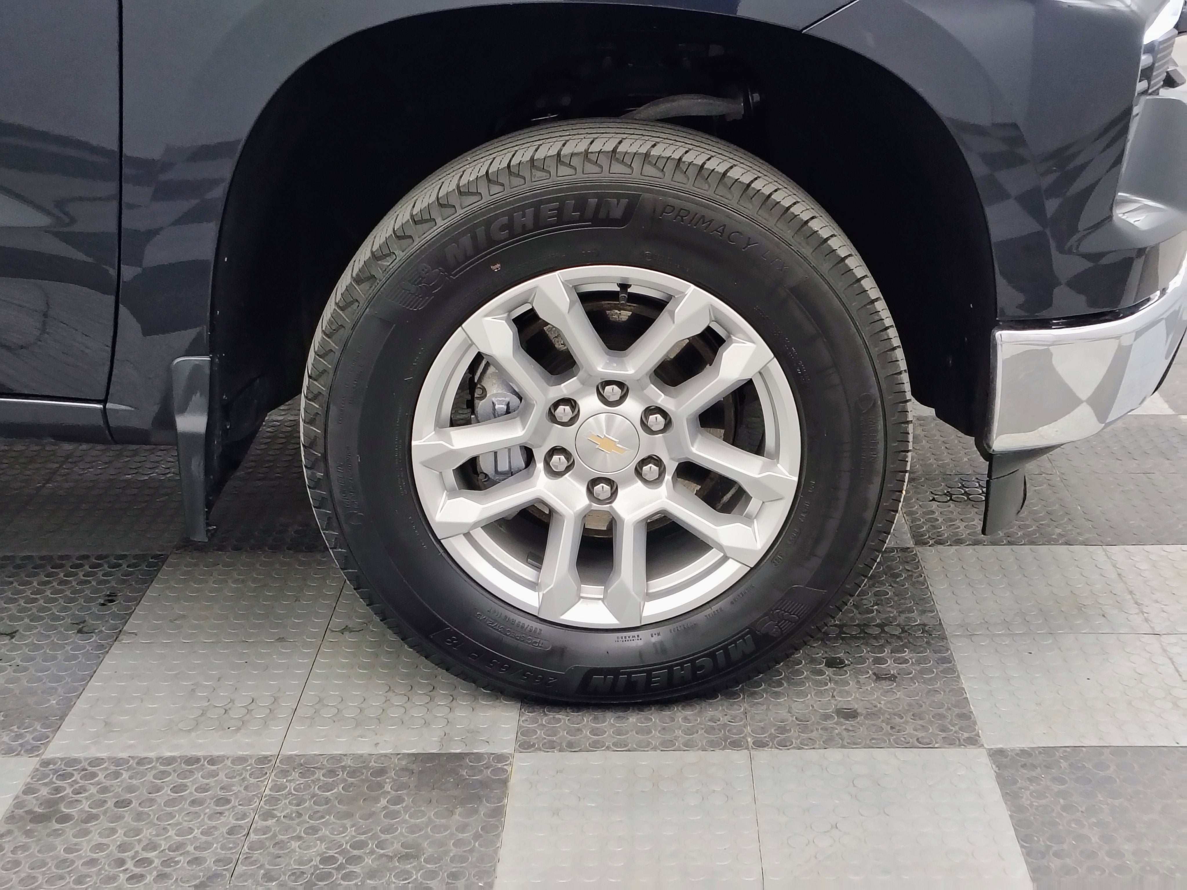 2023 Chevrolet Silverado 1500 4WD Crew Cab Short Bed LT with 2FL