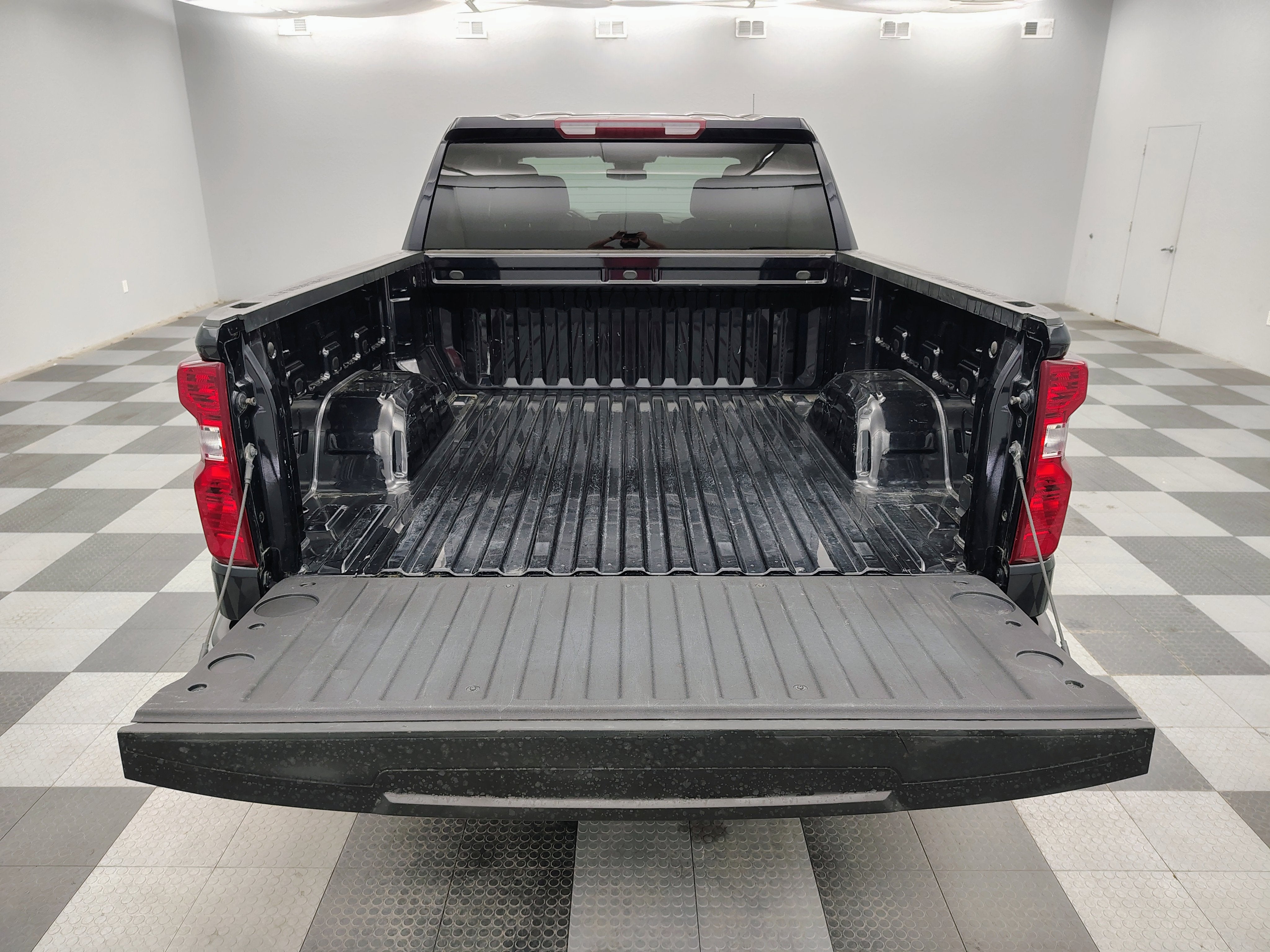 2023 Chevrolet Silverado 1500 4WD Crew Cab Short Bed LT with 2FL
