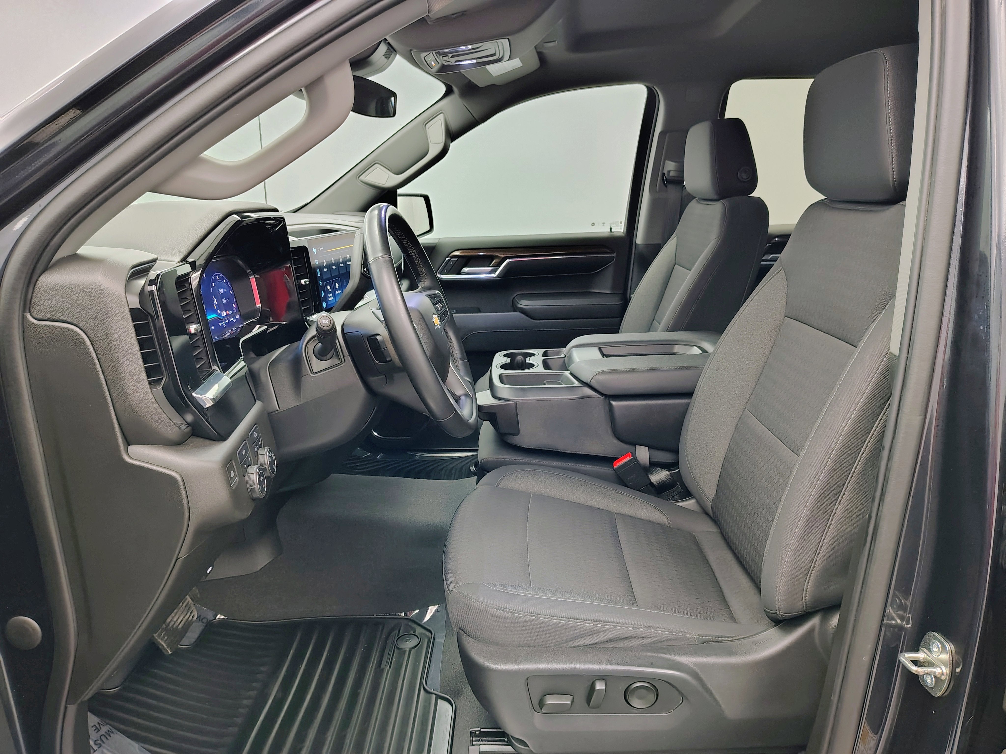 2023 Chevrolet Silverado 1500 4WD Crew Cab Short Bed LT with 2FL
