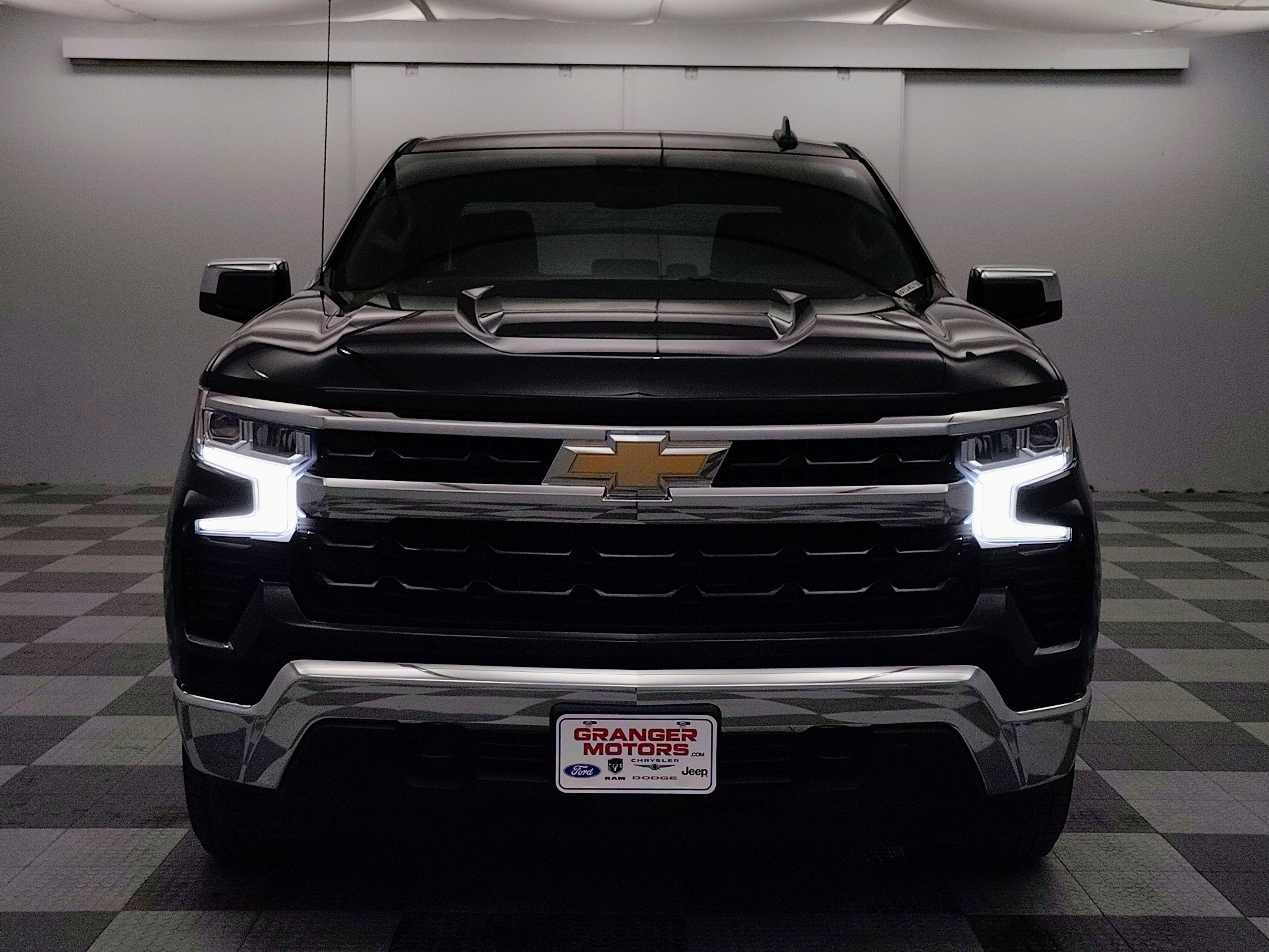 2023 Chevrolet Silverado 1500 4WD Crew Cab Short Bed LT with 2FL