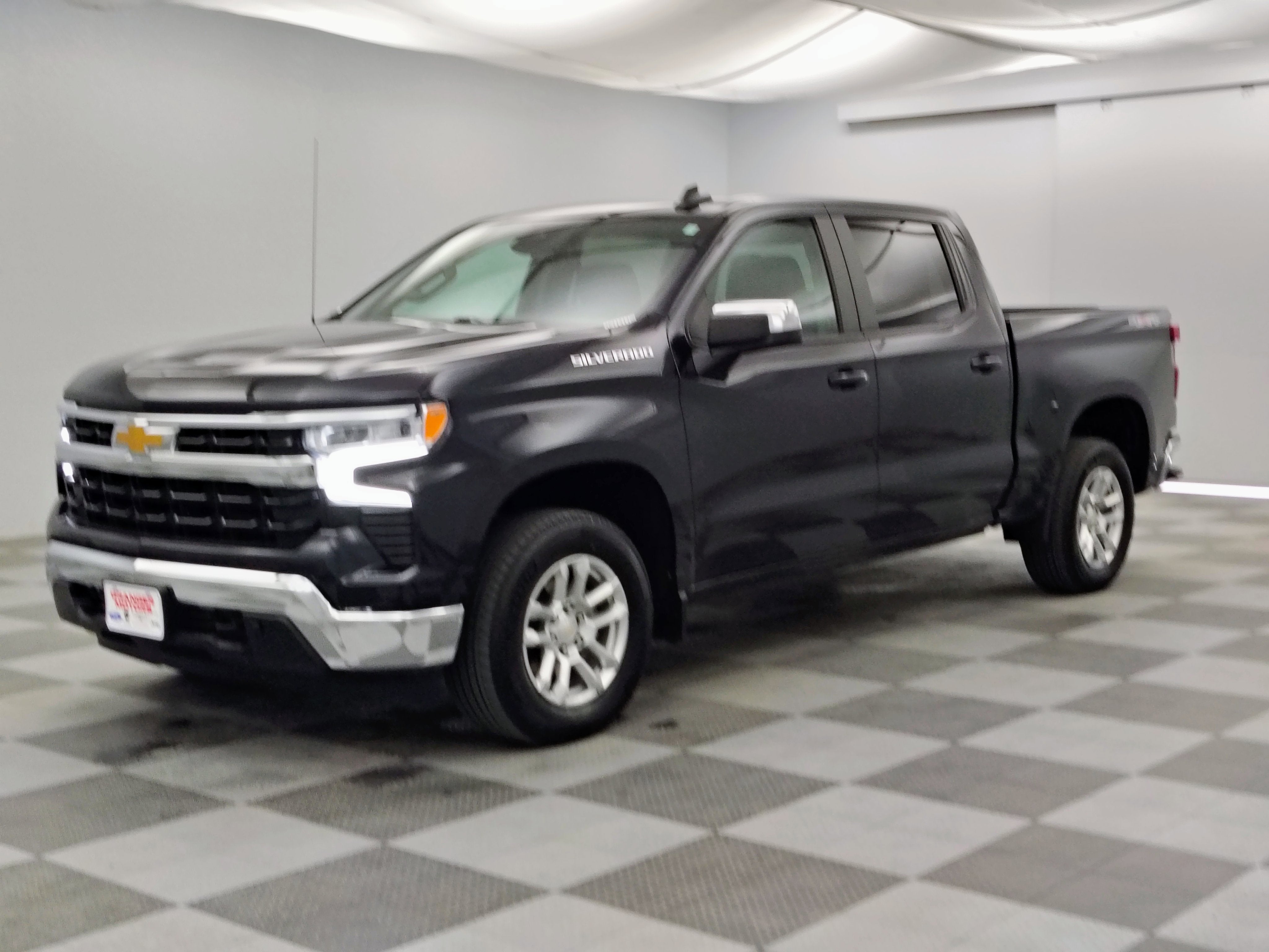 2023 Chevrolet Silverado 1500 4WD Crew Cab Short Bed LT with 2FL