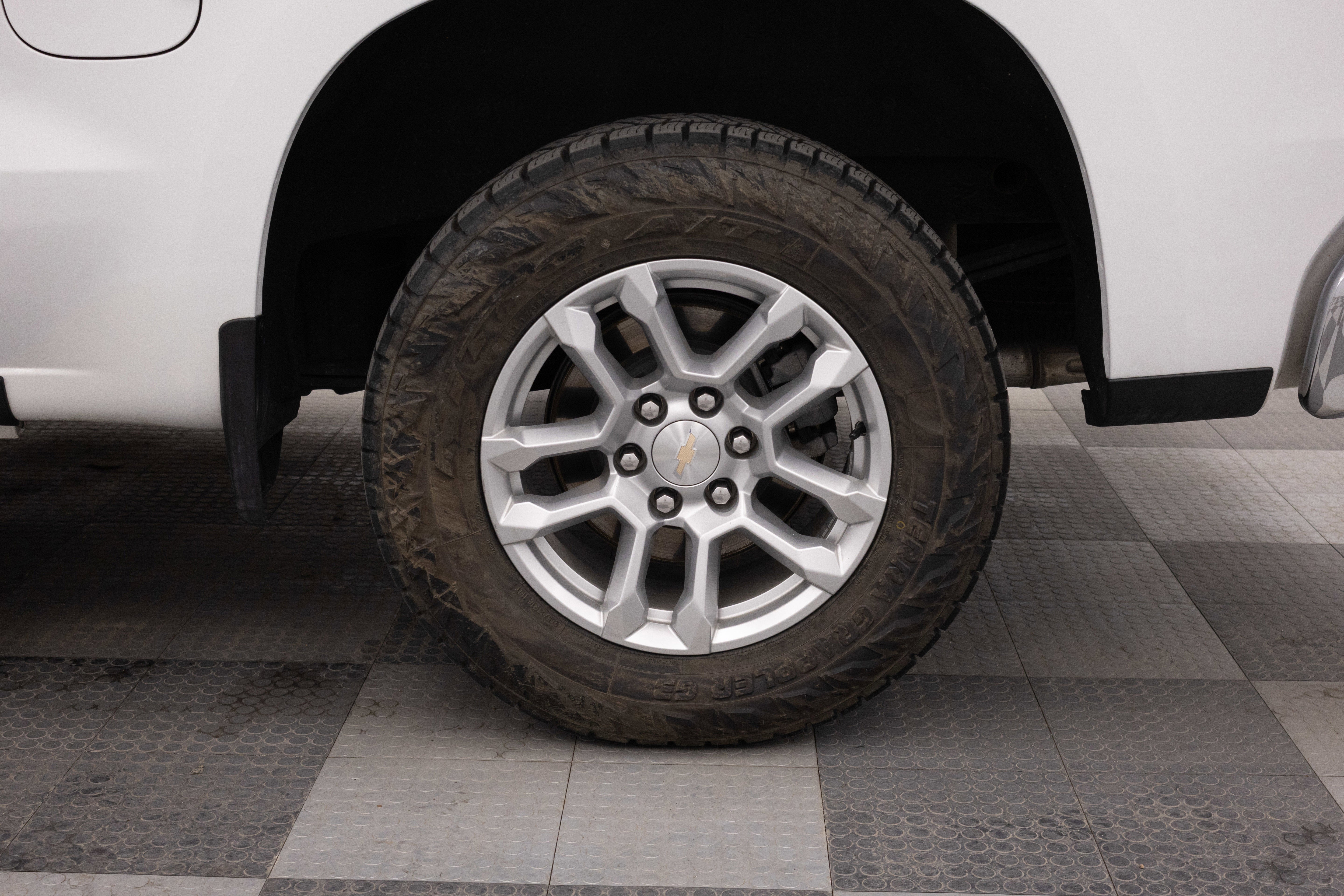 2023 Chevrolet Silverado 1500 4WD Crew Cab Standard Bed LT