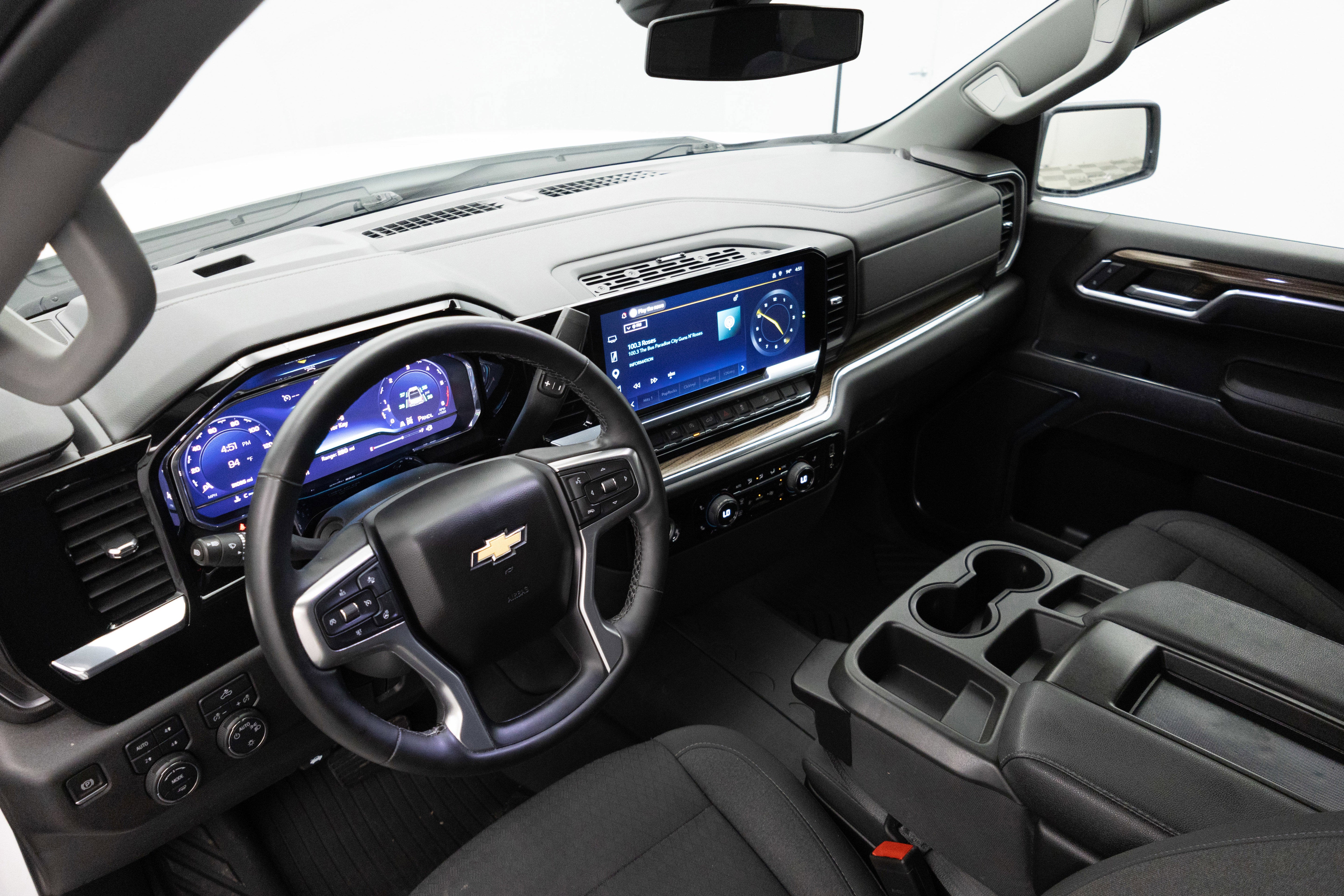 2023 Chevrolet Silverado 1500 4WD Crew Cab Standard Bed LT