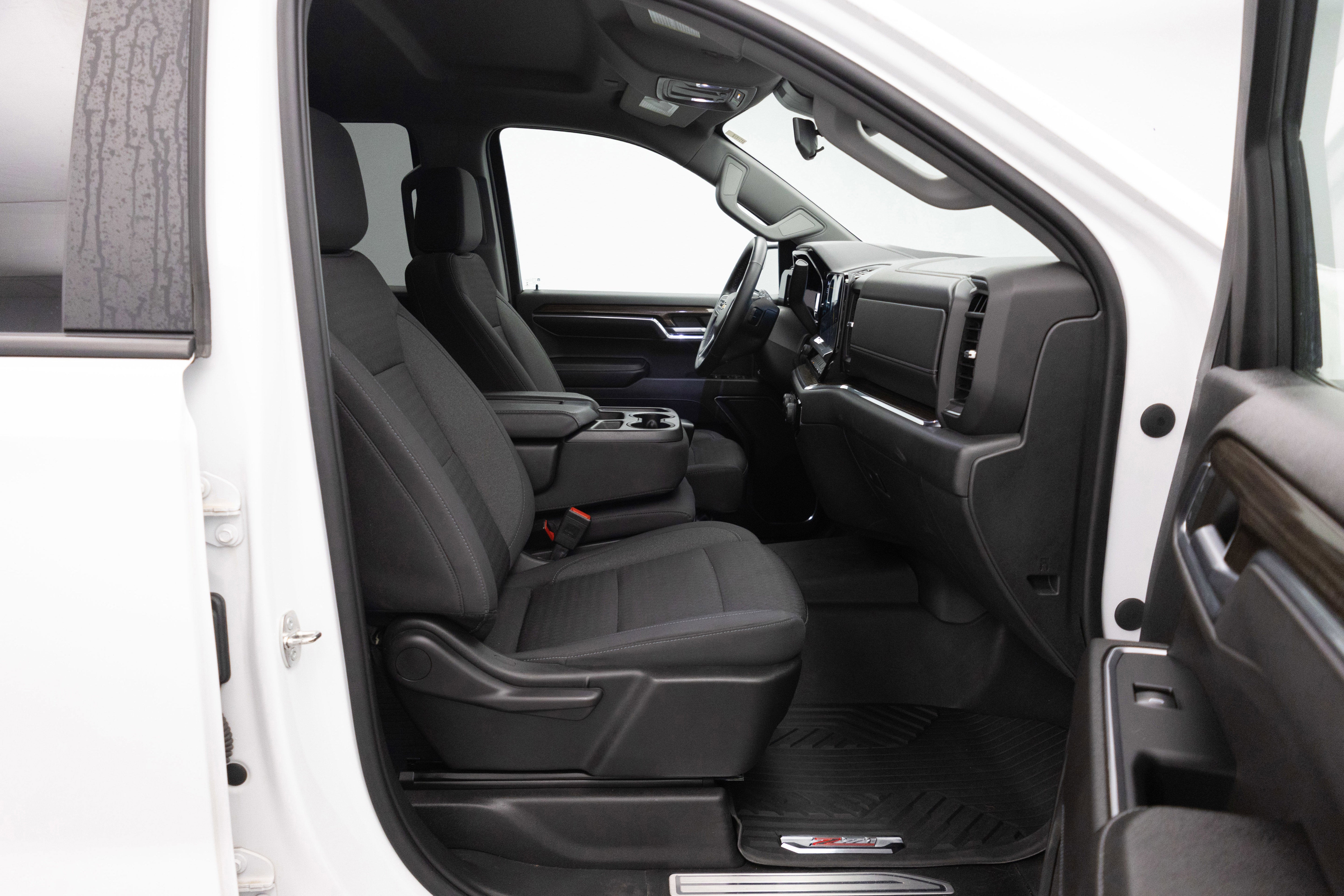 2023 Chevrolet Silverado 1500 4WD Crew Cab Standard Bed LT