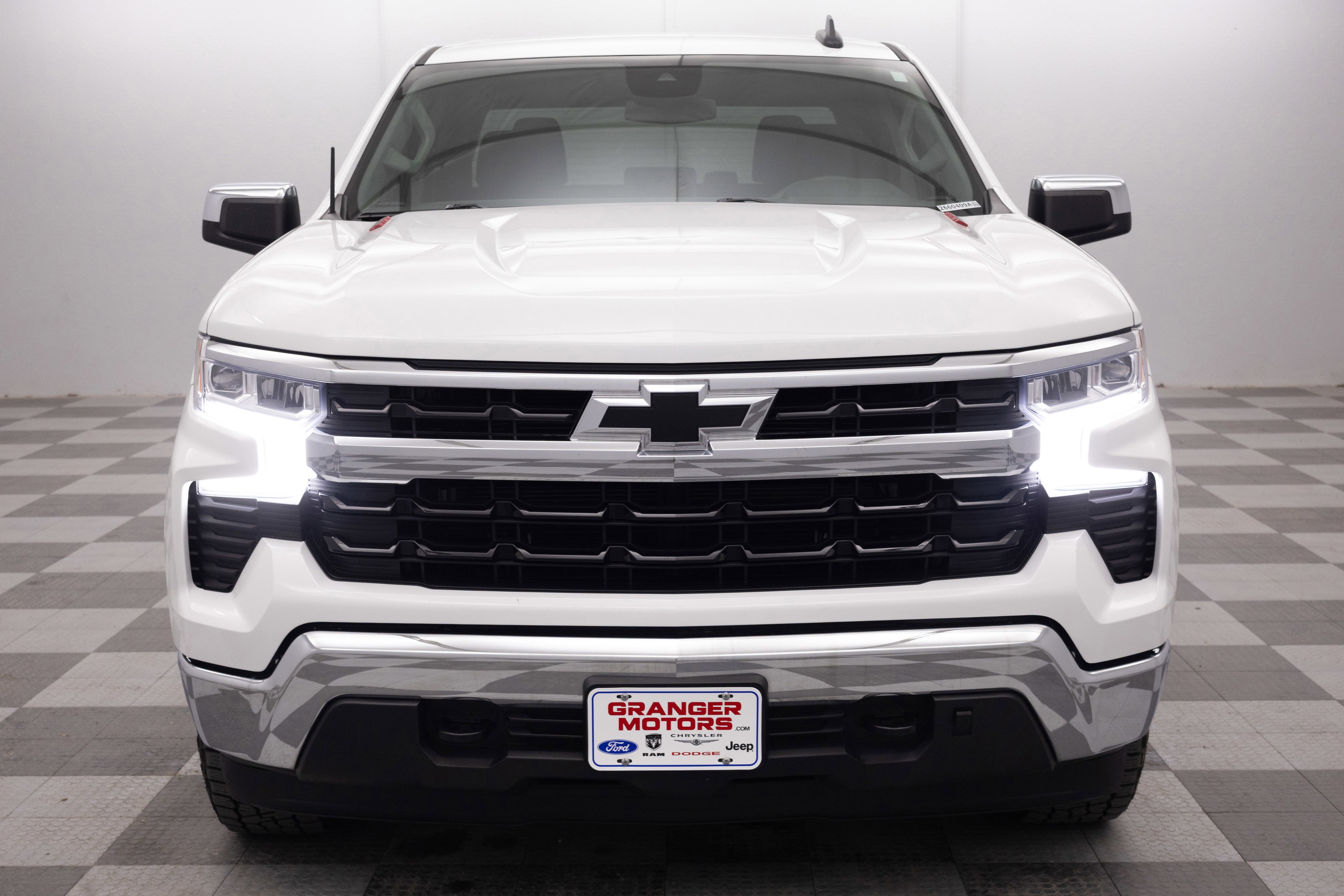 2023 Chevrolet Silverado 1500 4WD Crew Cab Standard Bed LT