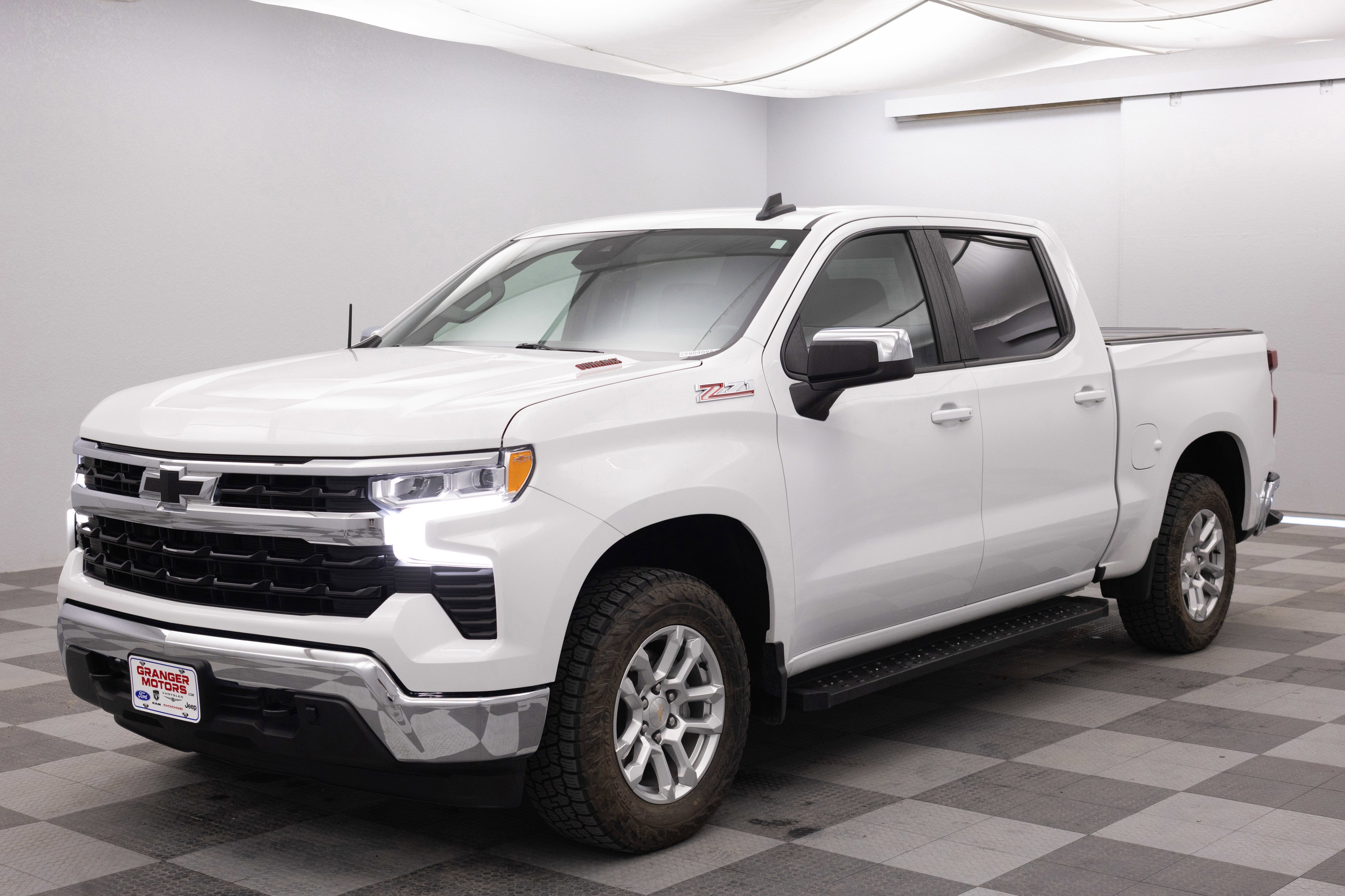 2023 Chevrolet Silverado 1500 4WD Crew Cab Standard Bed LT