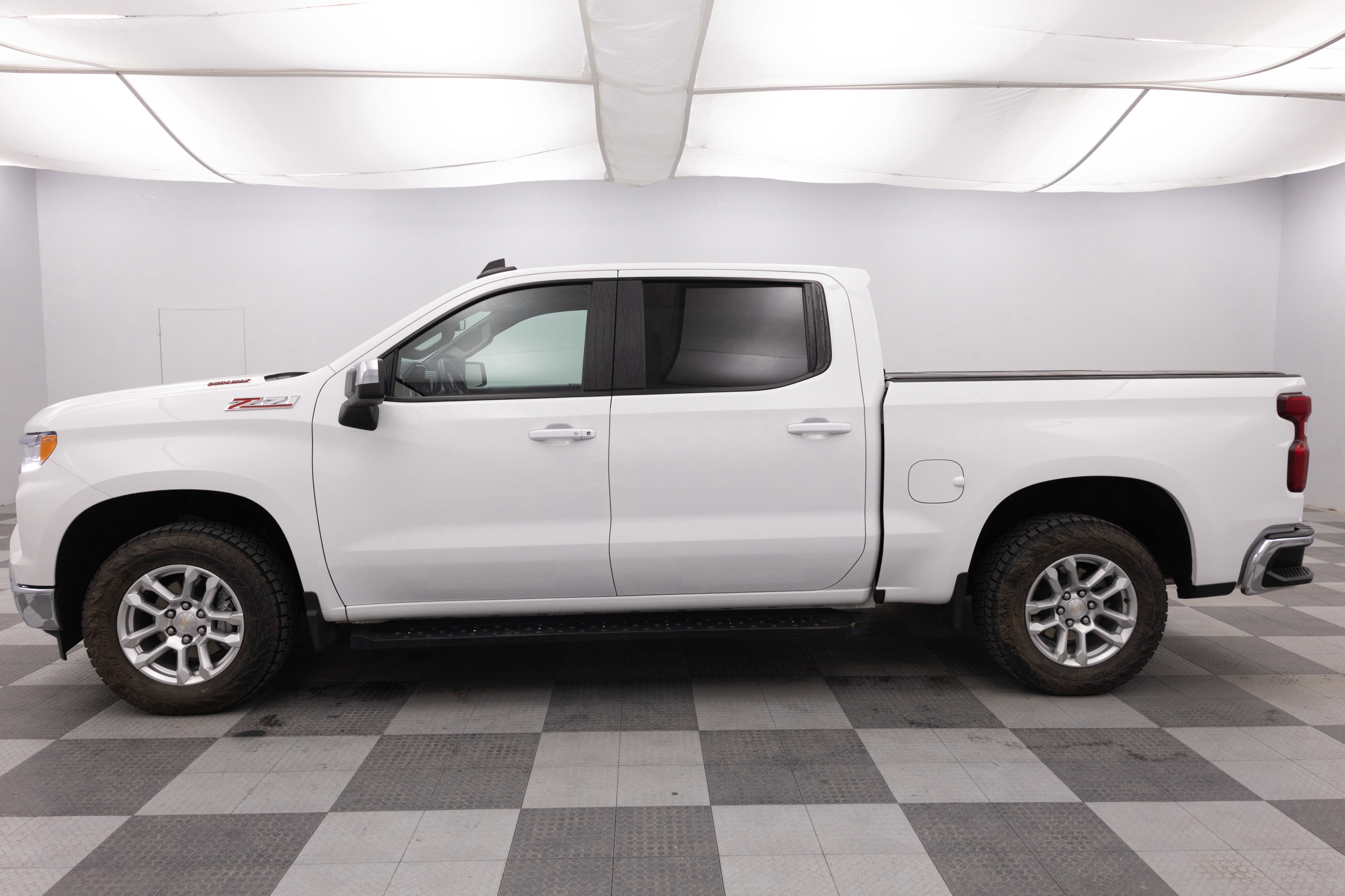 2023 Chevrolet Silverado 1500 4WD Crew Cab Standard Bed LT